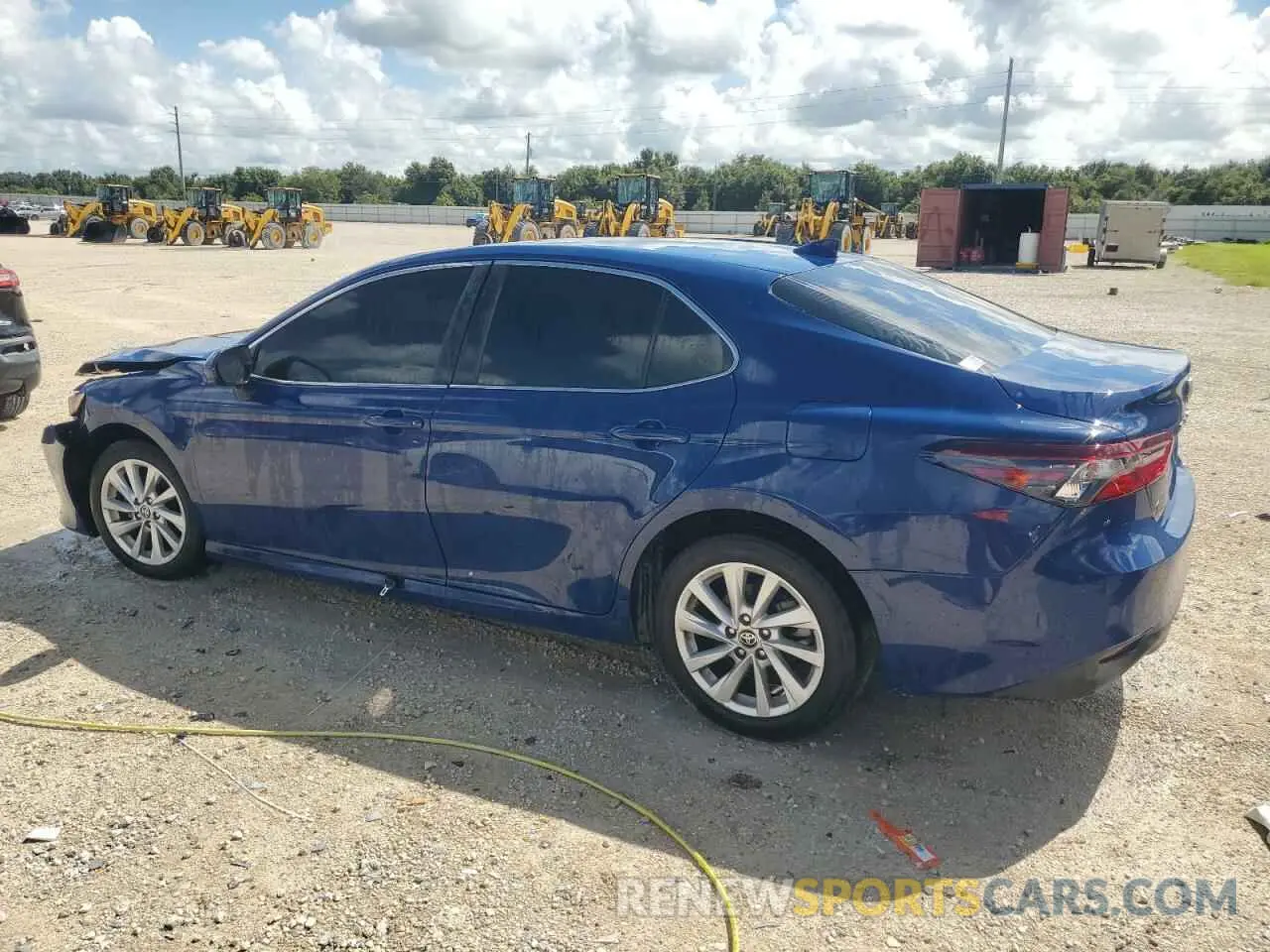 2 fotografías del automóvil dañado 4T1C11AK2PU121630 TOYOTA CAMRY 2023