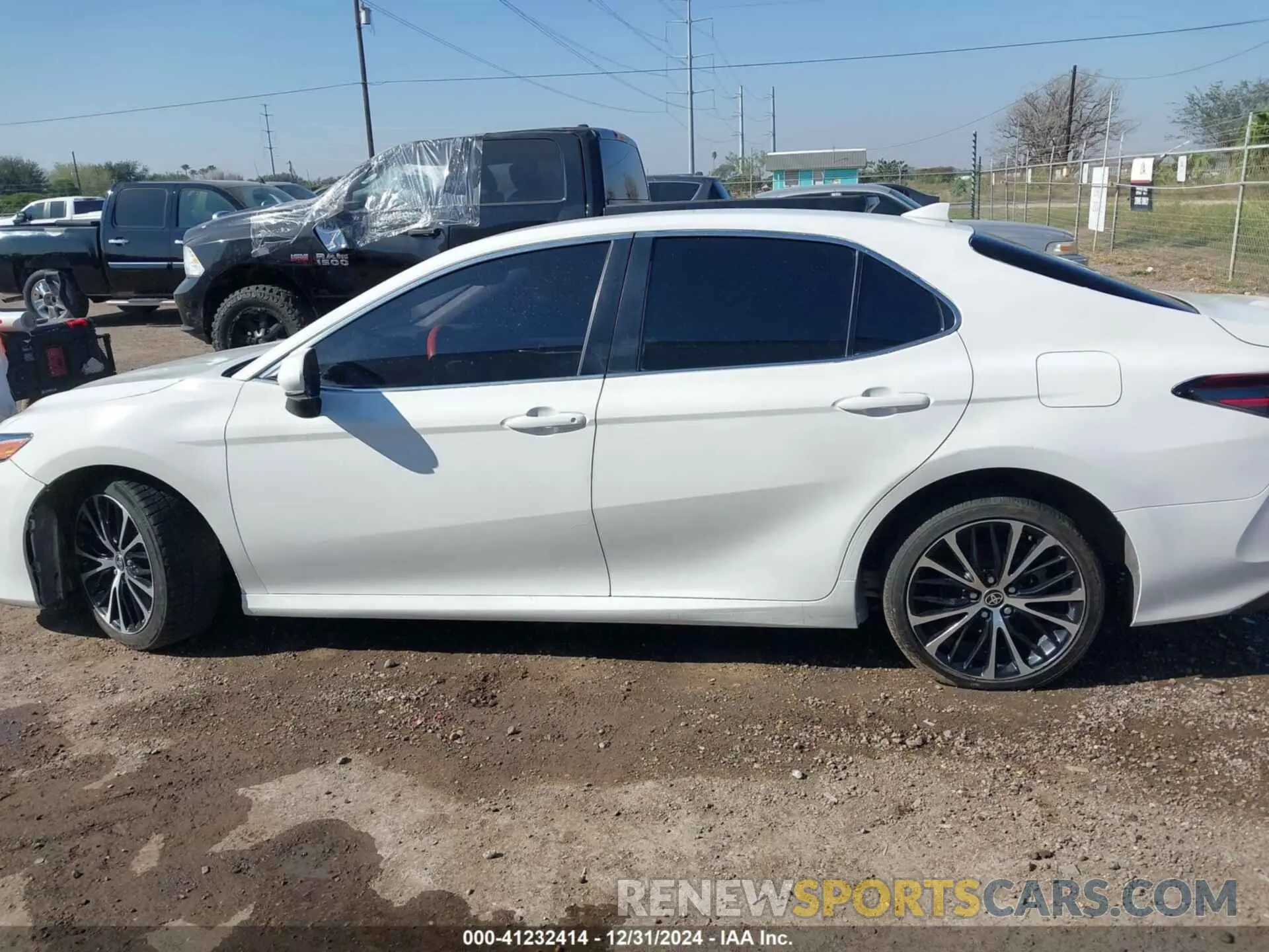 13 fotografías del automóvil dañado 4T1C11AK2PU122566 TOYOTA CAMRY 2023