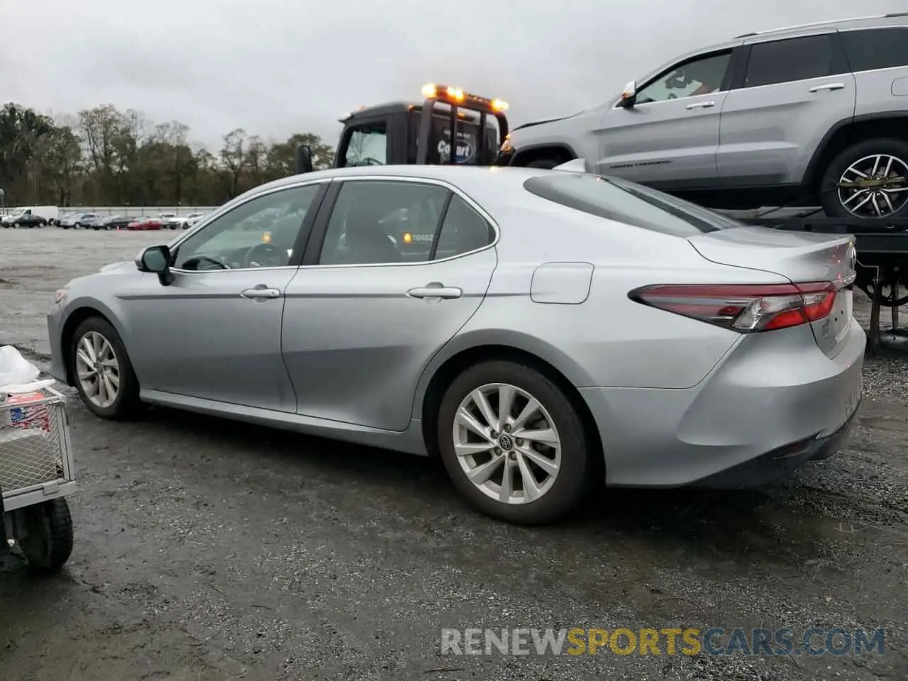 2 fotografías del automóvil dañado 4T1C11AK2PU832406 TOYOTA CAMRY 2023