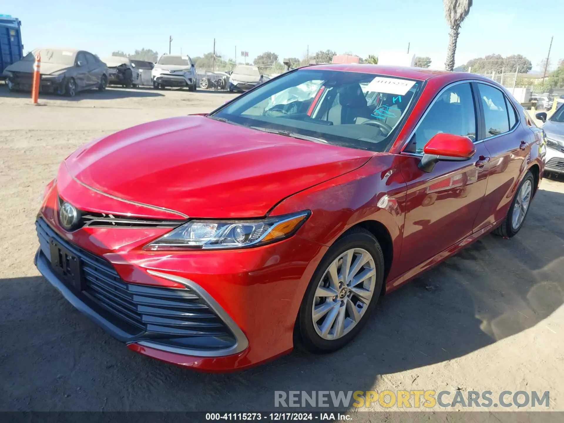2 fotografías del automóvil dañado 4T1C11AK3PU097919 TOYOTA CAMRY 2023