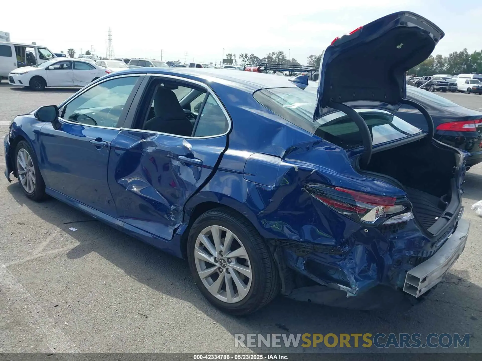 19 fotografías del automóvil dañado 4T1C11AK3PU106716 TOYOTA CAMRY 2023