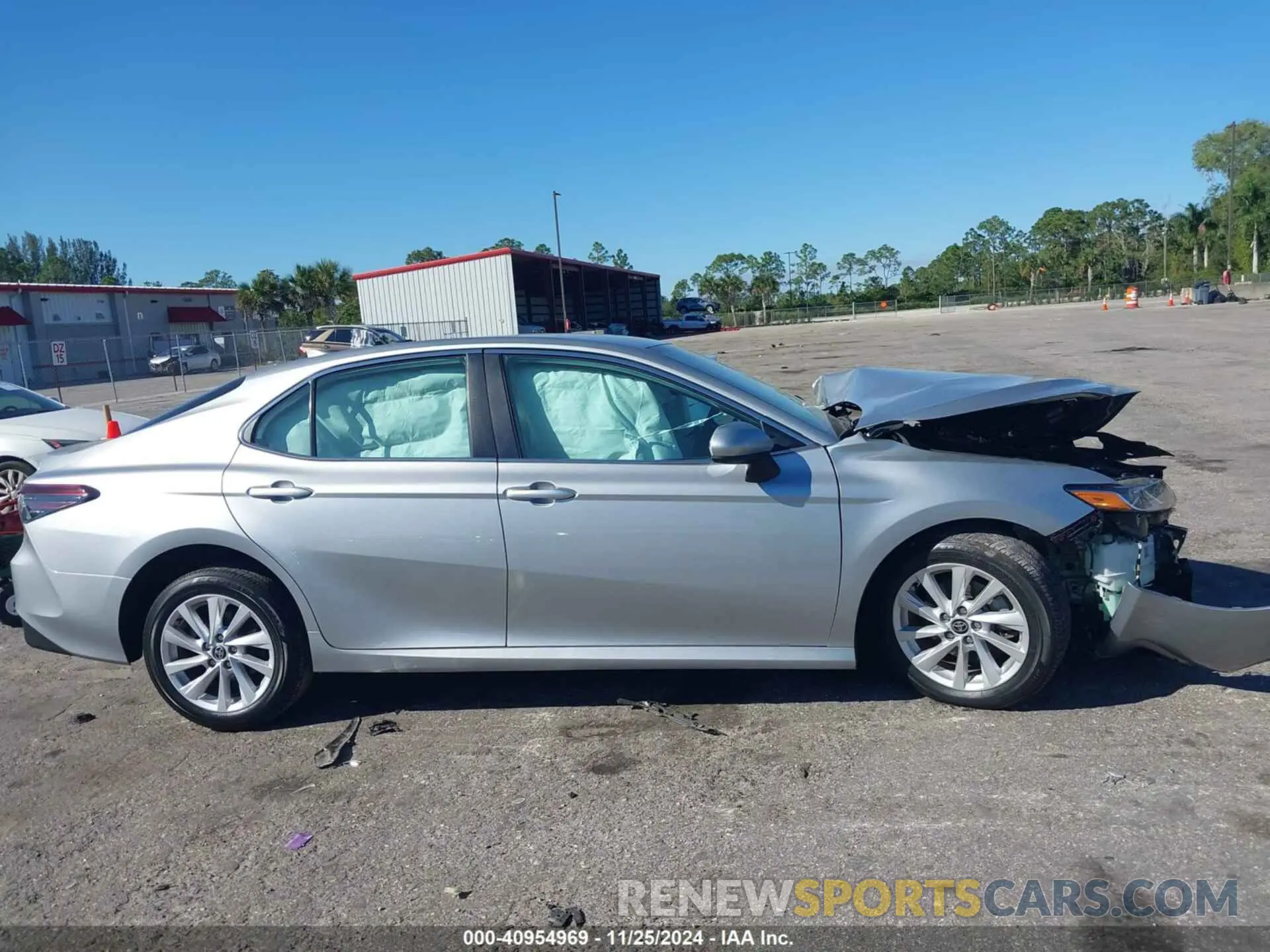 14 fotografías del automóvil dañado 4T1C11AK3PU113553 TOYOTA CAMRY 2023
