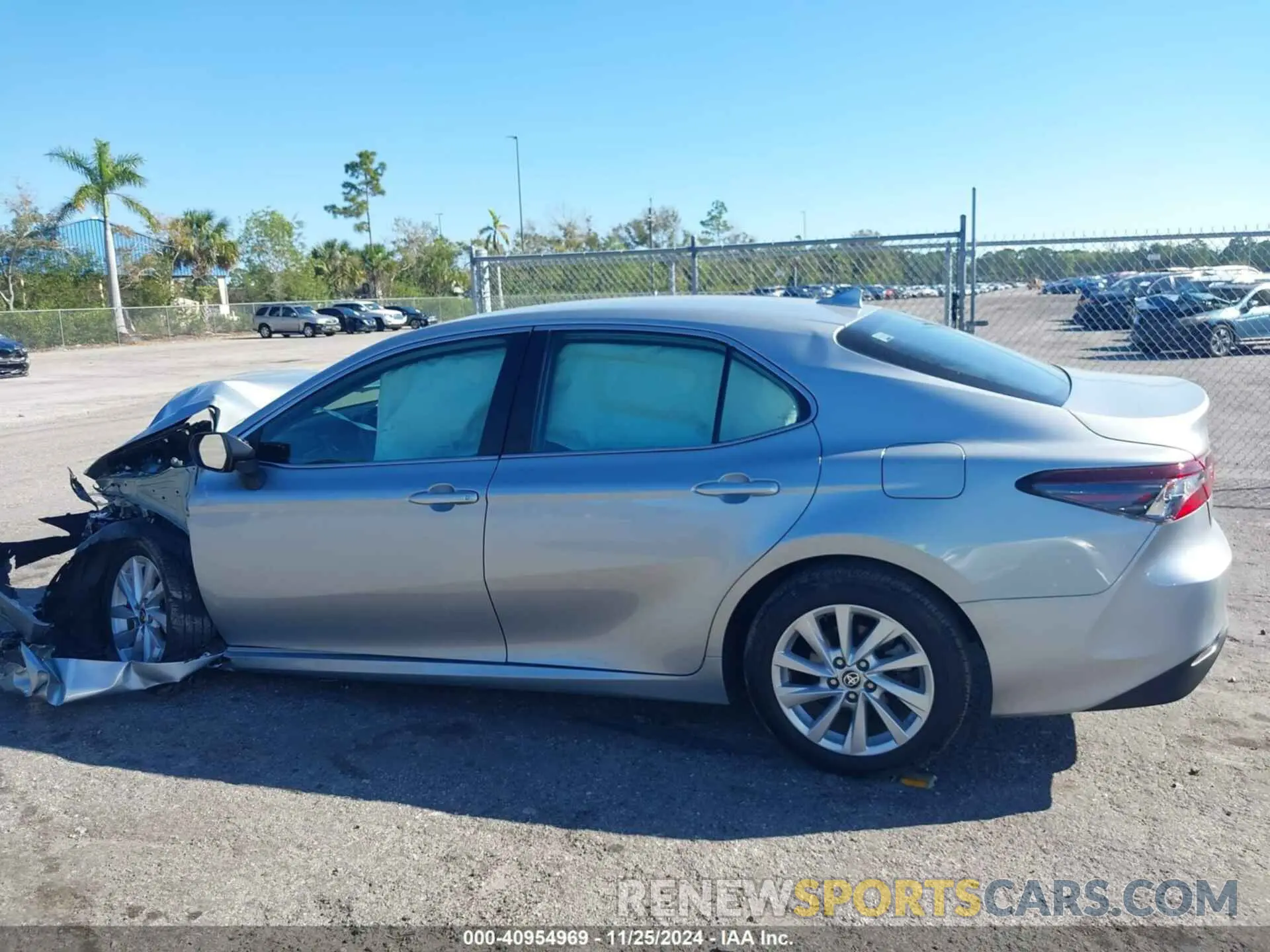 15 fotografías del automóvil dañado 4T1C11AK3PU113553 TOYOTA CAMRY 2023