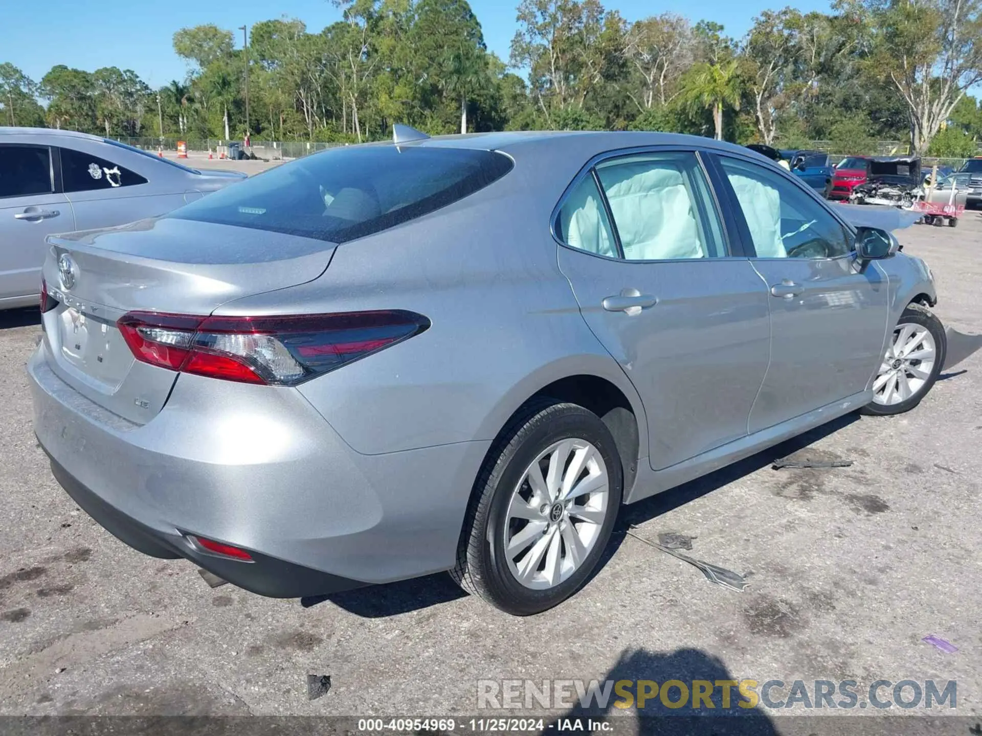 4 fotografías del automóvil dañado 4T1C11AK3PU113553 TOYOTA CAMRY 2023
