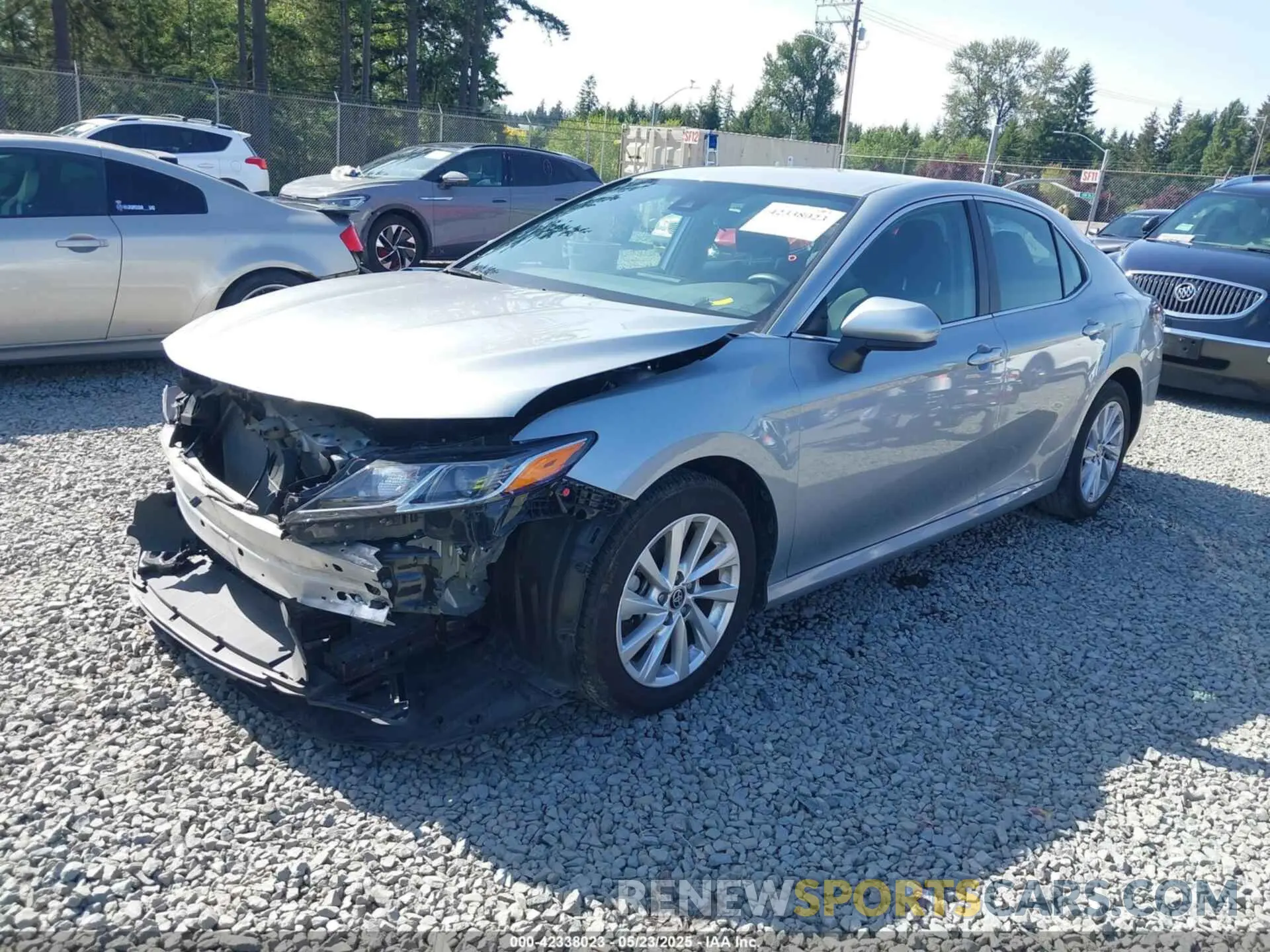 2 fotografías del automóvil dañado 4T1C11AK3PU172750 TOYOTA CAMRY 2023