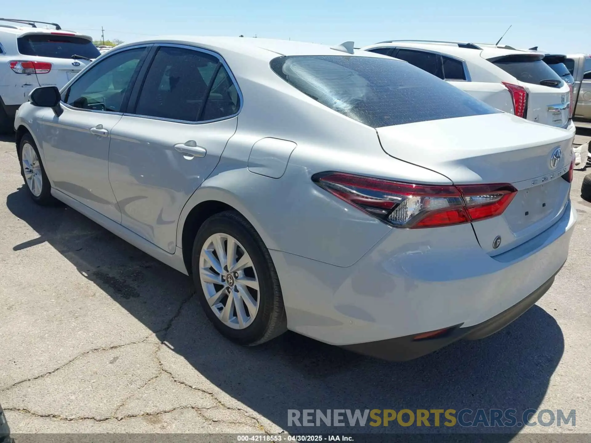 3 fotografías del automóvil dañado 4T1C11AK3PU182386 TOYOTA CAMRY 2023