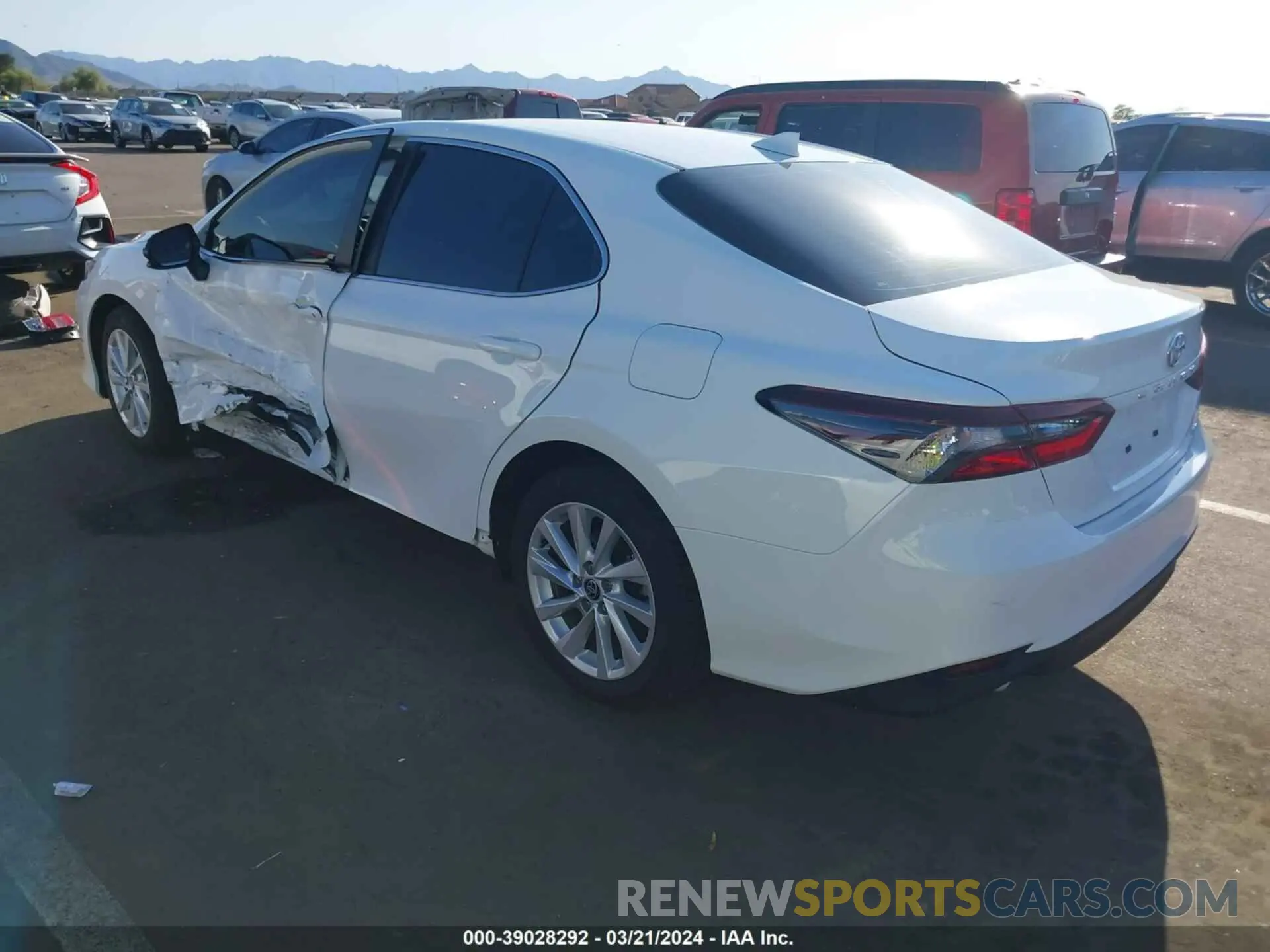 3 fotografías del automóvil dañado 4T1C11AK3PU182825 TOYOTA CAMRY 2023