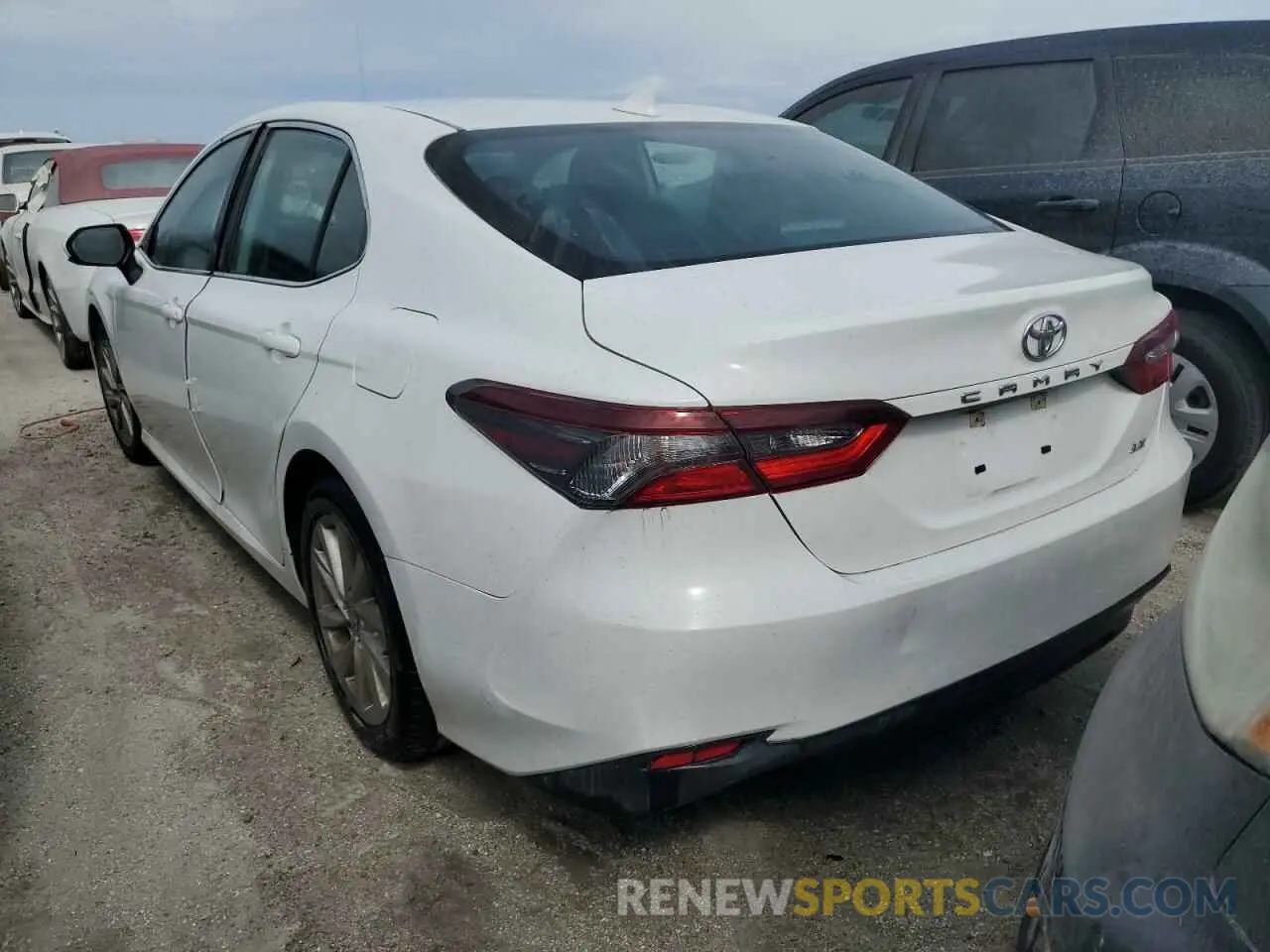 2 fotografías del automóvil dañado 4T1C11AK3PU802475 TOYOTA CAMRY 2023