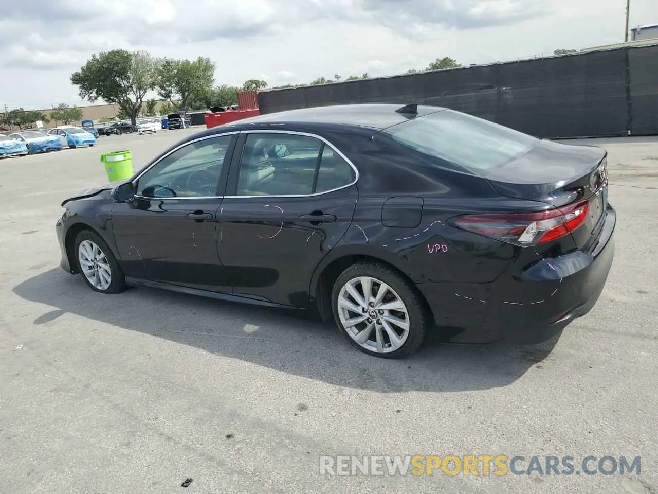 2 fotografías del automóvil dañado 4T1C11AK4PU154824 TOYOTA CAMRY 2023