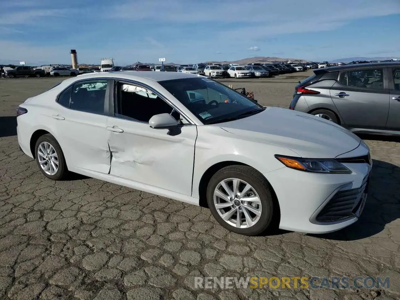 4 fotografías del automóvil dañado 4T1C11AK4PU162907 TOYOTA CAMRY 2023
