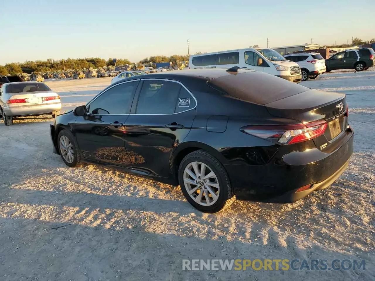 2 fotografías del automóvil dañado 4T1C11AK4PU720965 TOYOTA CAMRY 2023