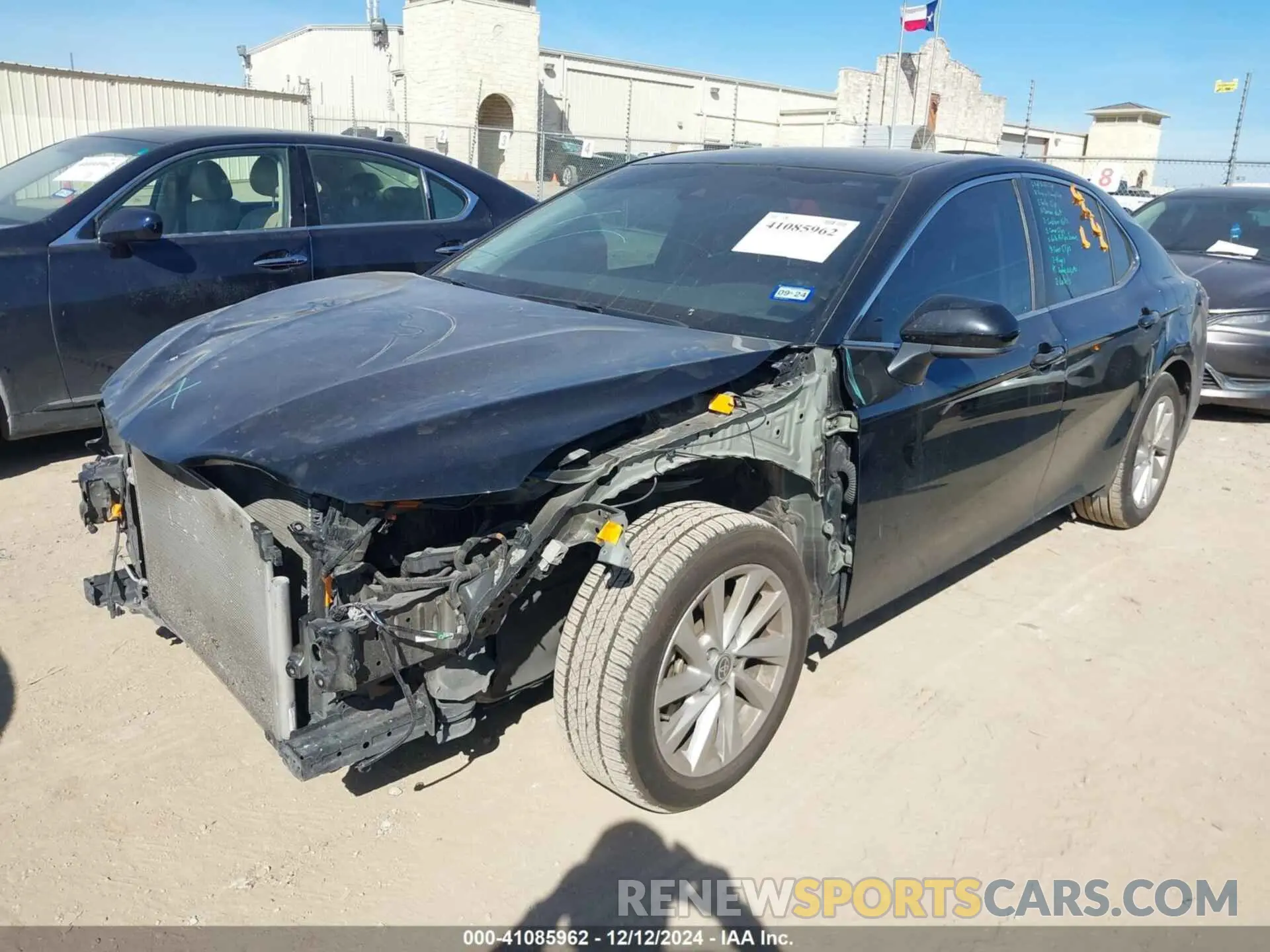2 fotografías del automóvil dañado 4T1C11AK4PU738379 TOYOTA CAMRY 2023