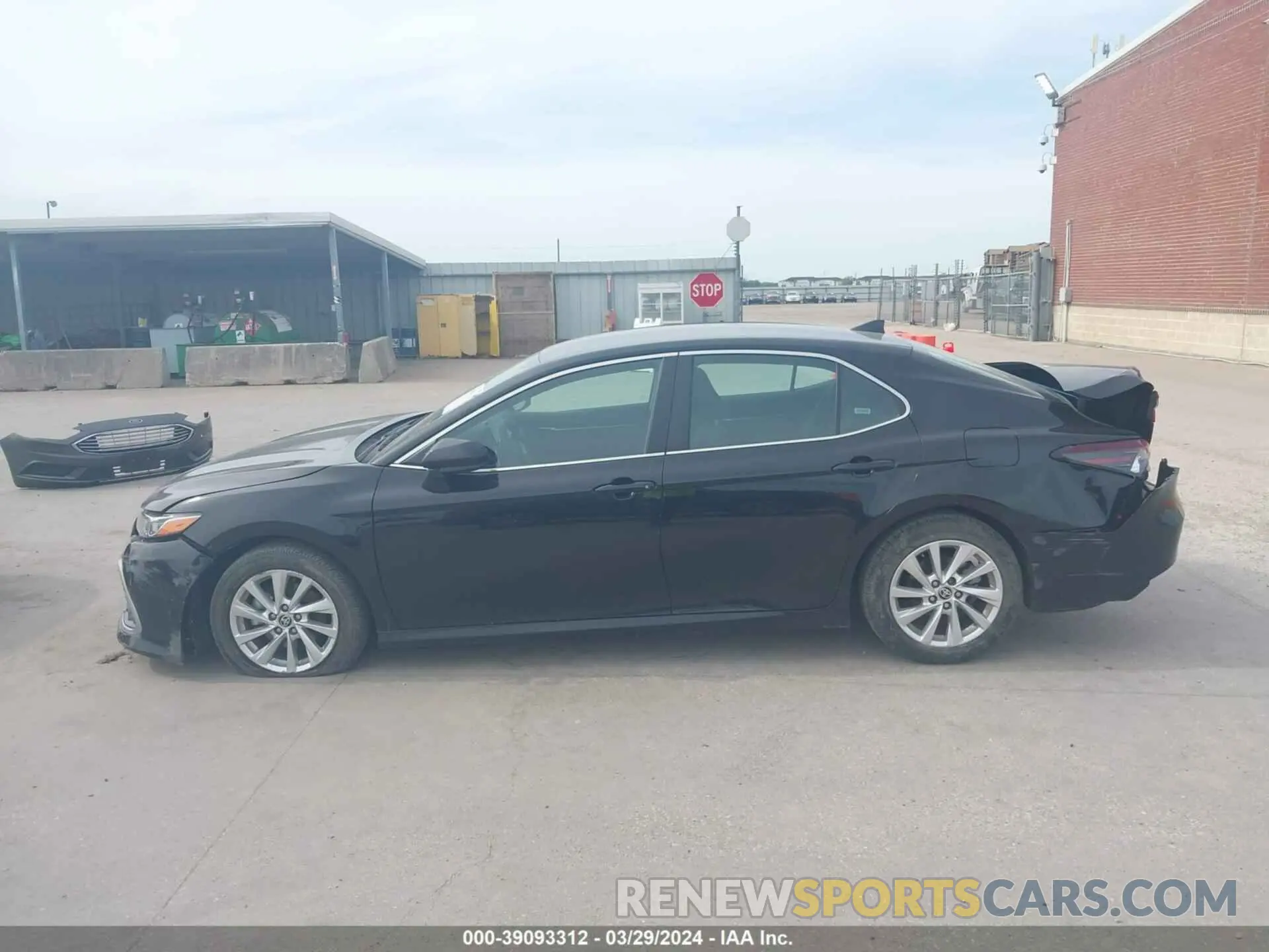 14 fotografías del automóvil dañado 4T1C11AK4PU786321 TOYOTA CAMRY 2023