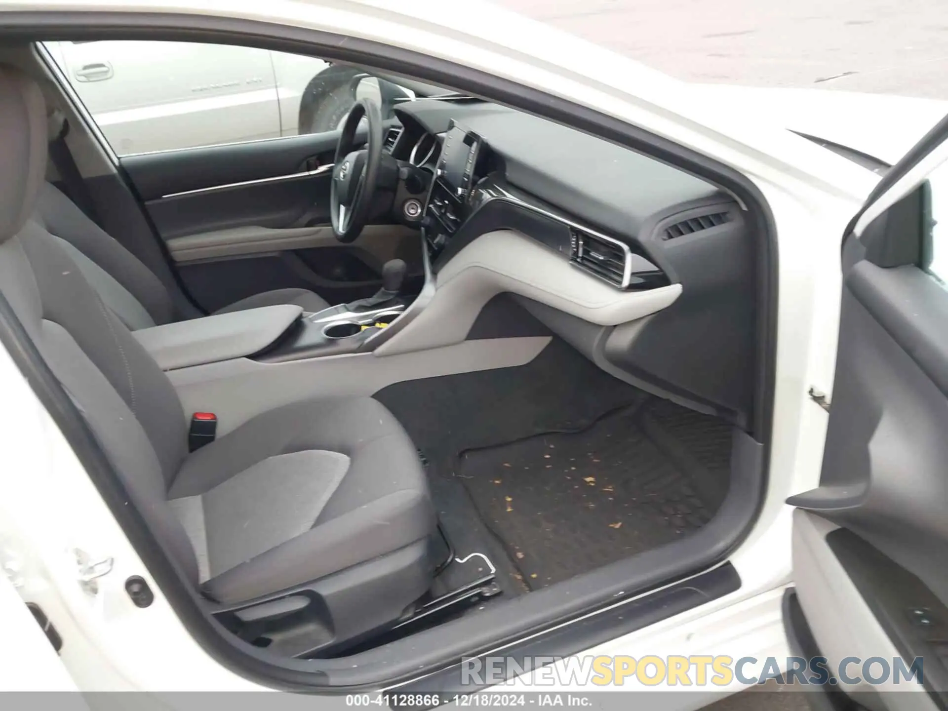 5 fotografías del automóvil dañado 4T1C11AK5PU084735 TOYOTA CAMRY 2023