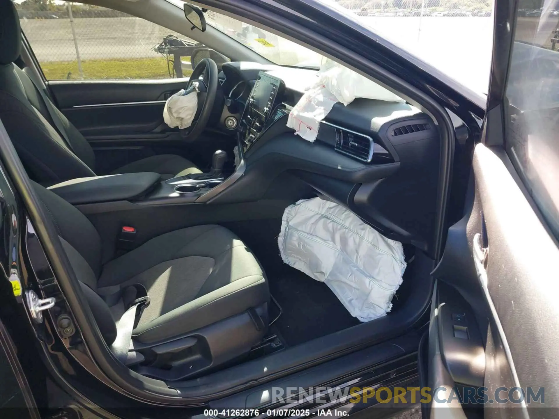 5 fotografías del automóvil dañado 4T1C11AK5PU085867 TOYOTA CAMRY 2023