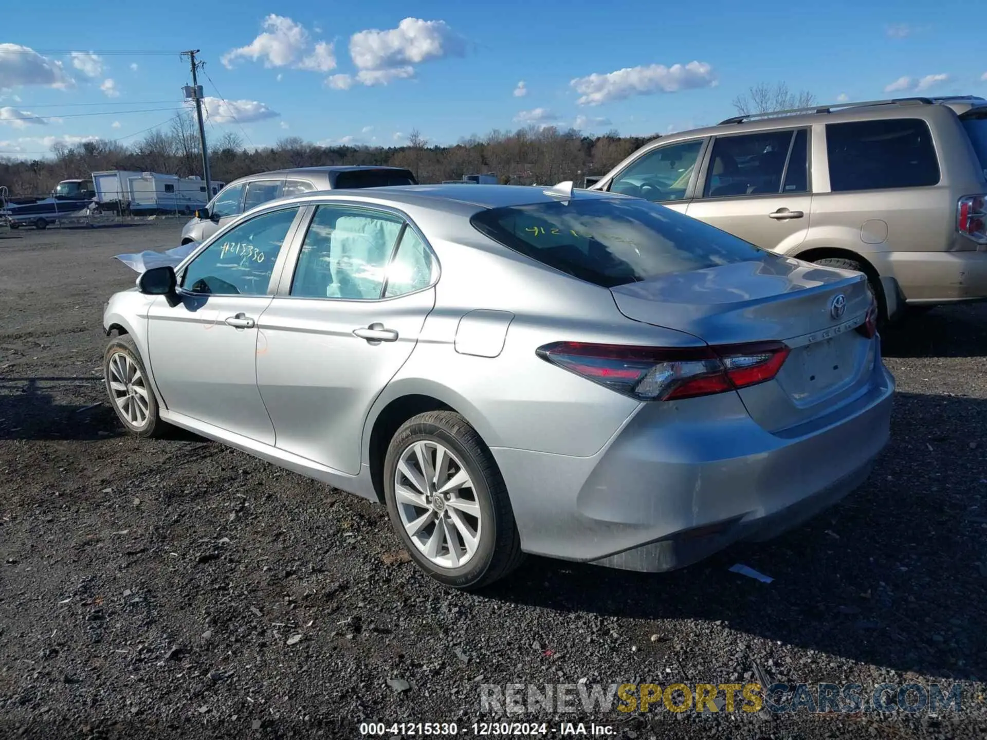 3 fotografías del automóvil dañado 4T1C11AK5PU087005 TOYOTA CAMRY 2023