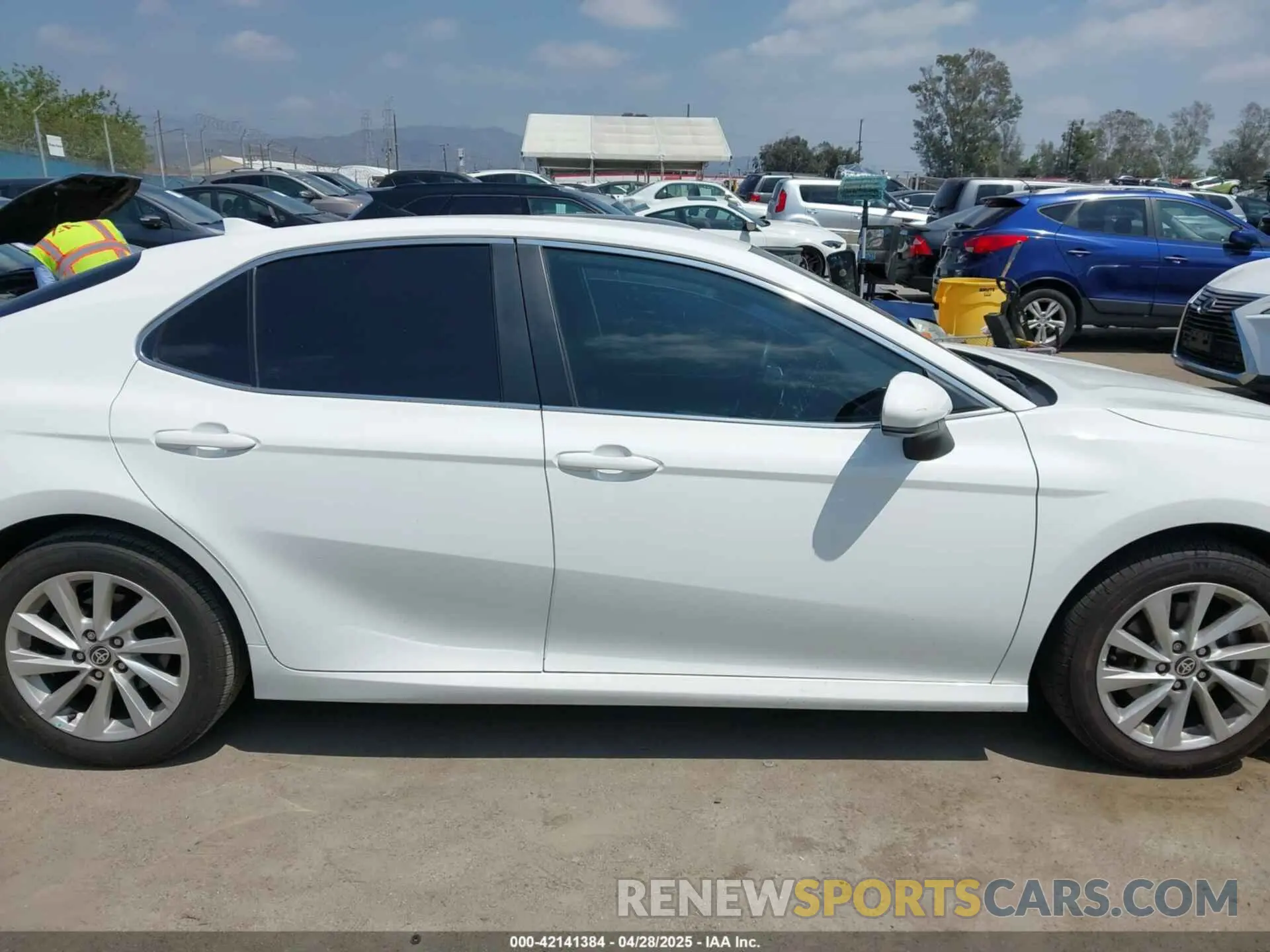 13 fotografías del automóvil dañado 4T1C11AK5PU090955 TOYOTA CAMRY 2023