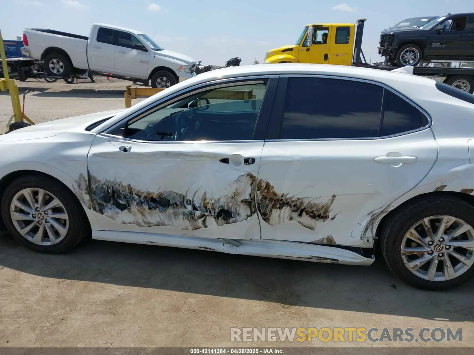 14 fotografías del automóvil dañado 4T1C11AK5PU090955 TOYOTA CAMRY 2023