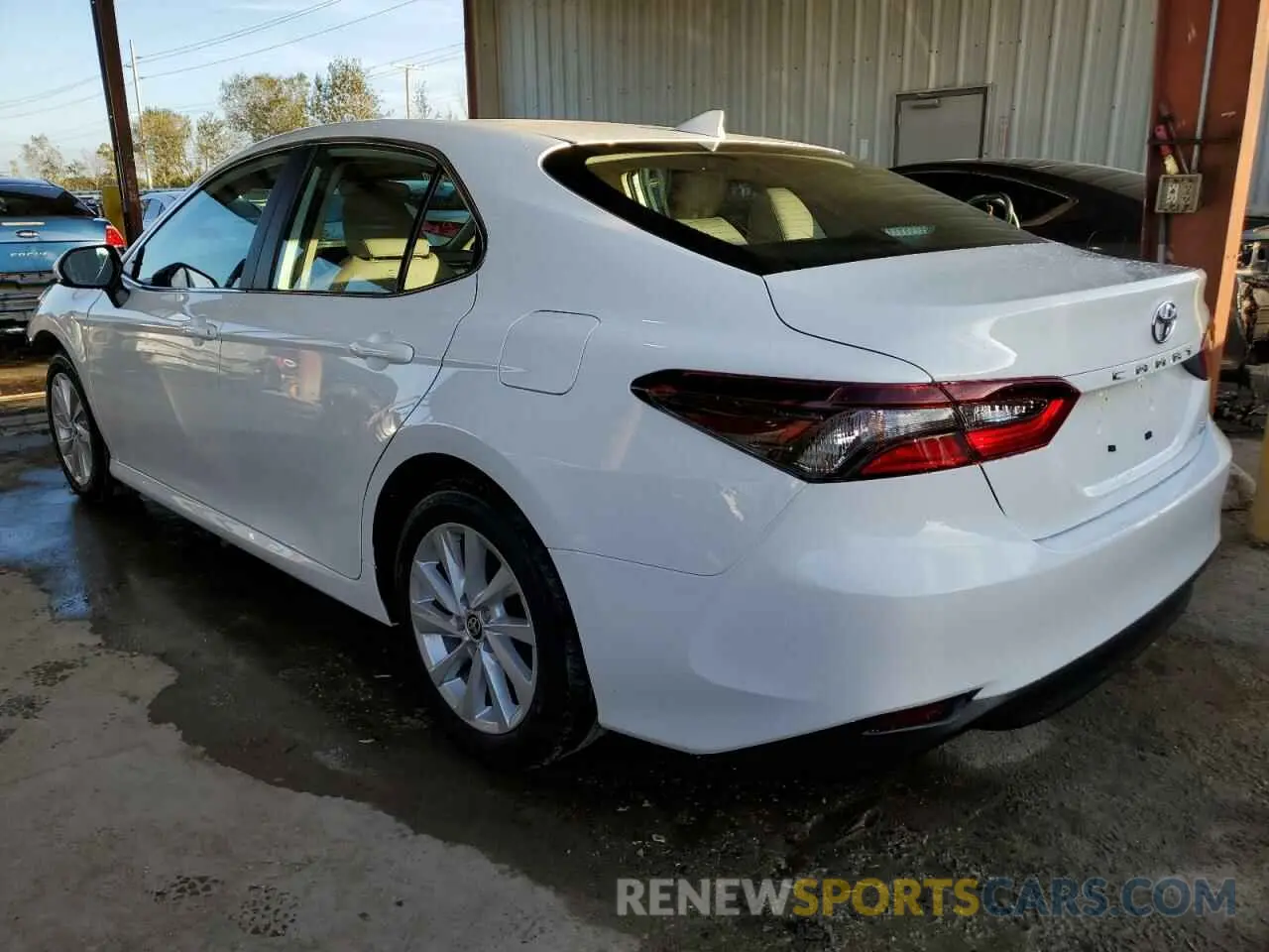 2 fotografías del automóvil dañado 4T1C11AK5PU110122 TOYOTA CAMRY 2023