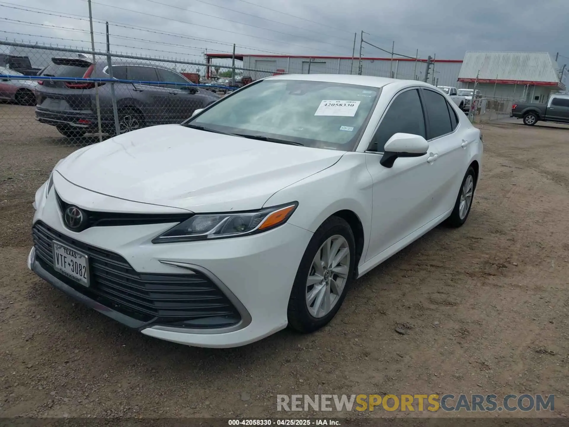 2 fotografías del automóvil dañado 4T1C11AK5PU125011 TOYOTA CAMRY 2023