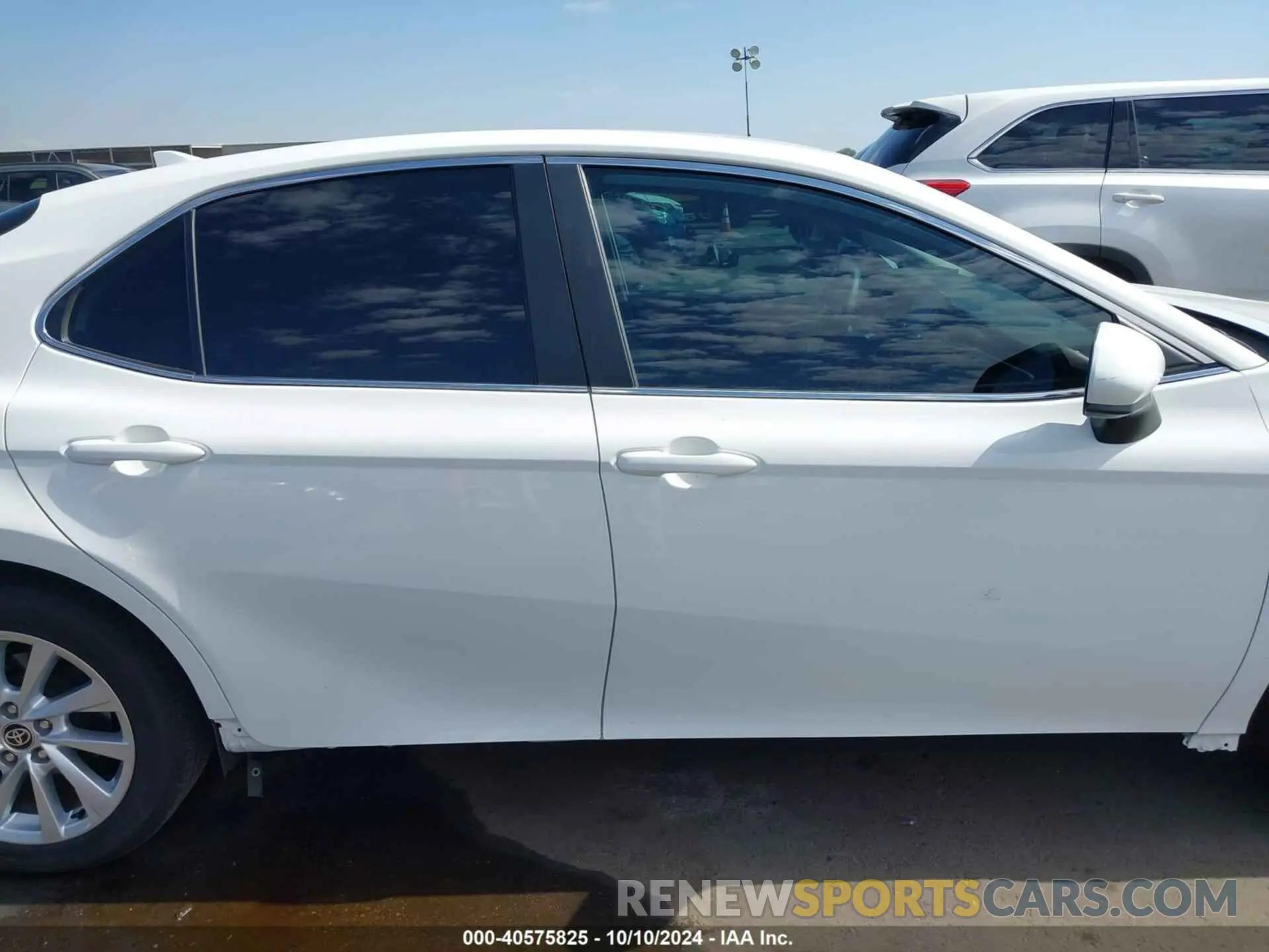 14 fotografías del automóvil dañado 4T1C11AK5PU140611 TOYOTA CAMRY 2023