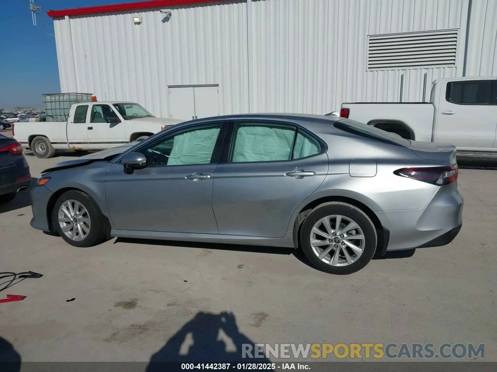 13 fotografías del automóvil dañado 4T1C11AK5PU748130 TOYOTA CAMRY 2023