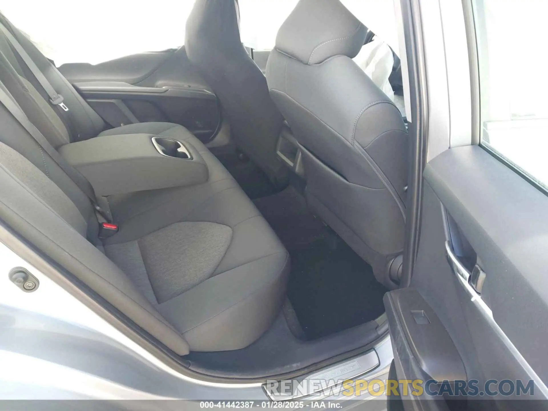 8 fotografías del automóvil dañado 4T1C11AK5PU748130 TOYOTA CAMRY 2023