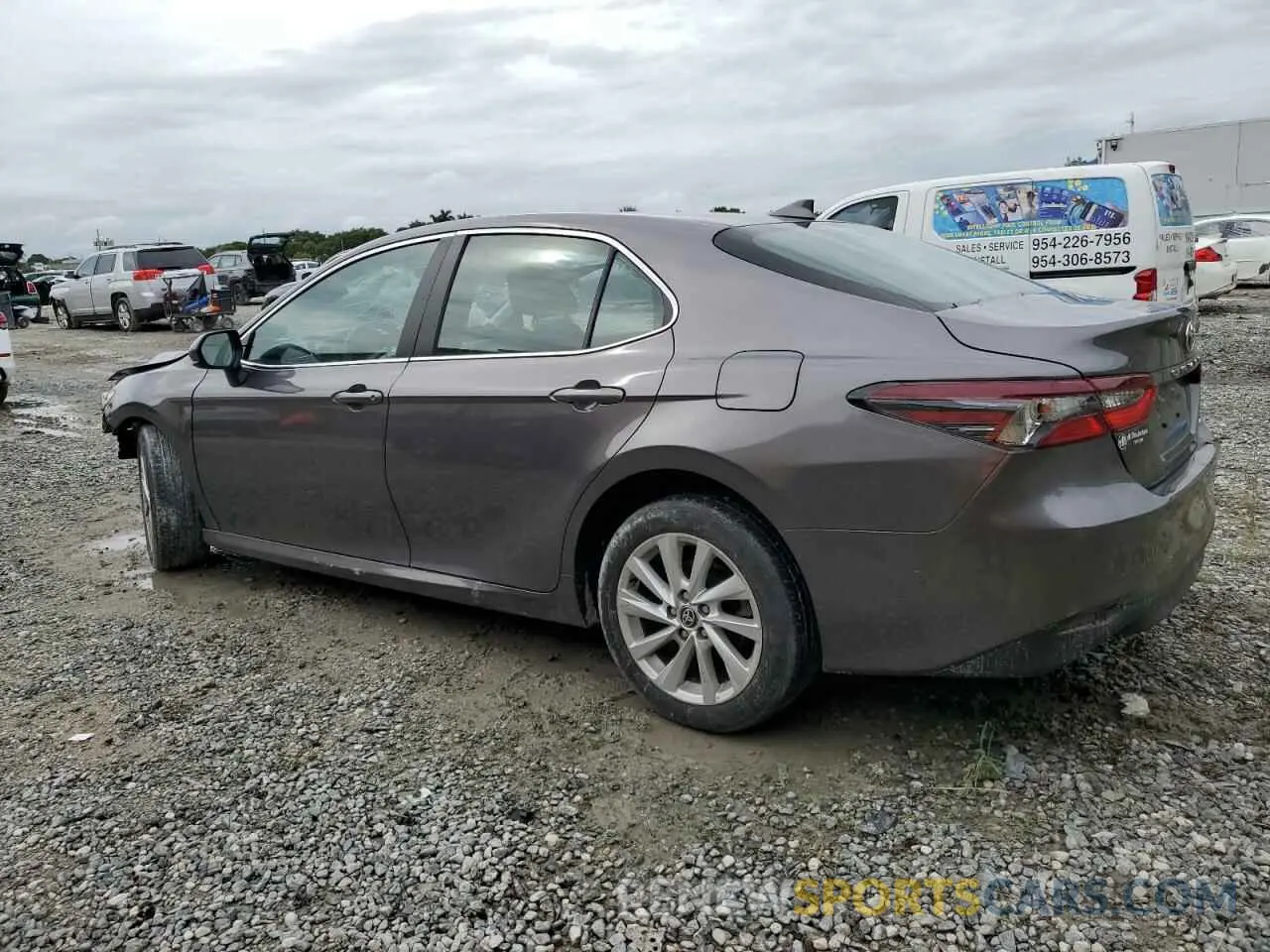 2 fotografías del automóvil dañado 4T1C11AK5PU757393 TOYOTA CAMRY 2023