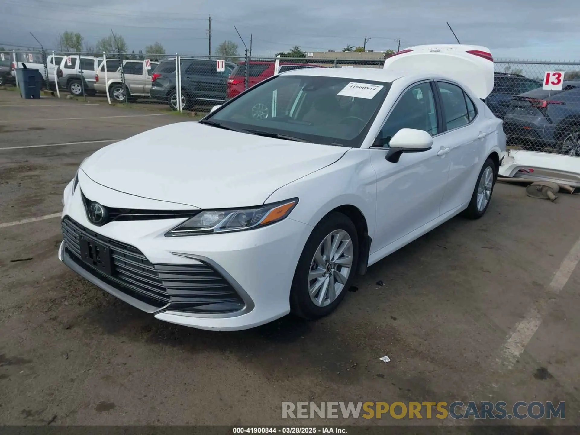 2 fotografías del automóvil dañado 4T1C11AK5PU809668 TOYOTA CAMRY 2023