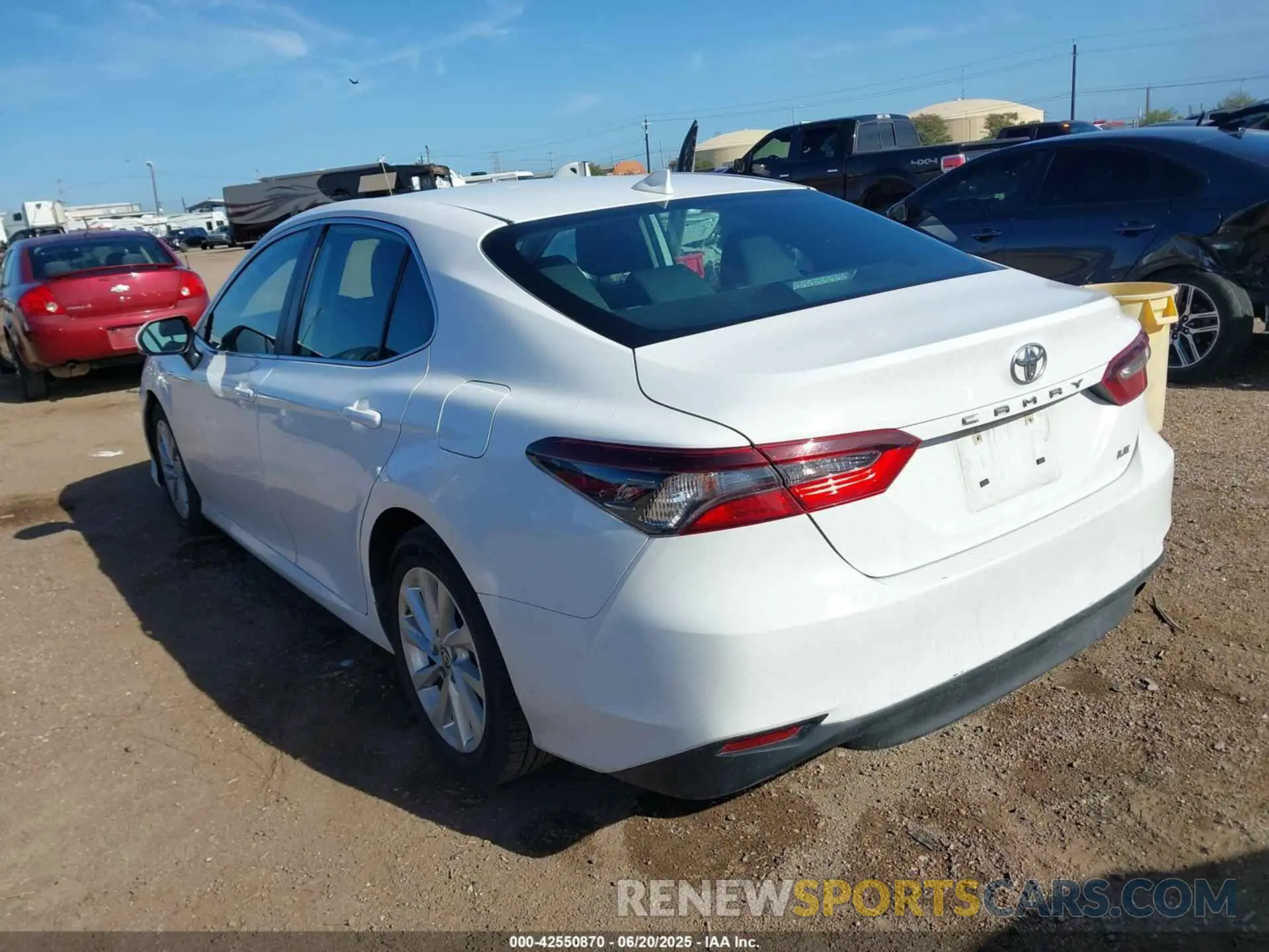 3 fotografías del automóvil dañado 4T1C11AK6PU141475 TOYOTA CAMRY 2023