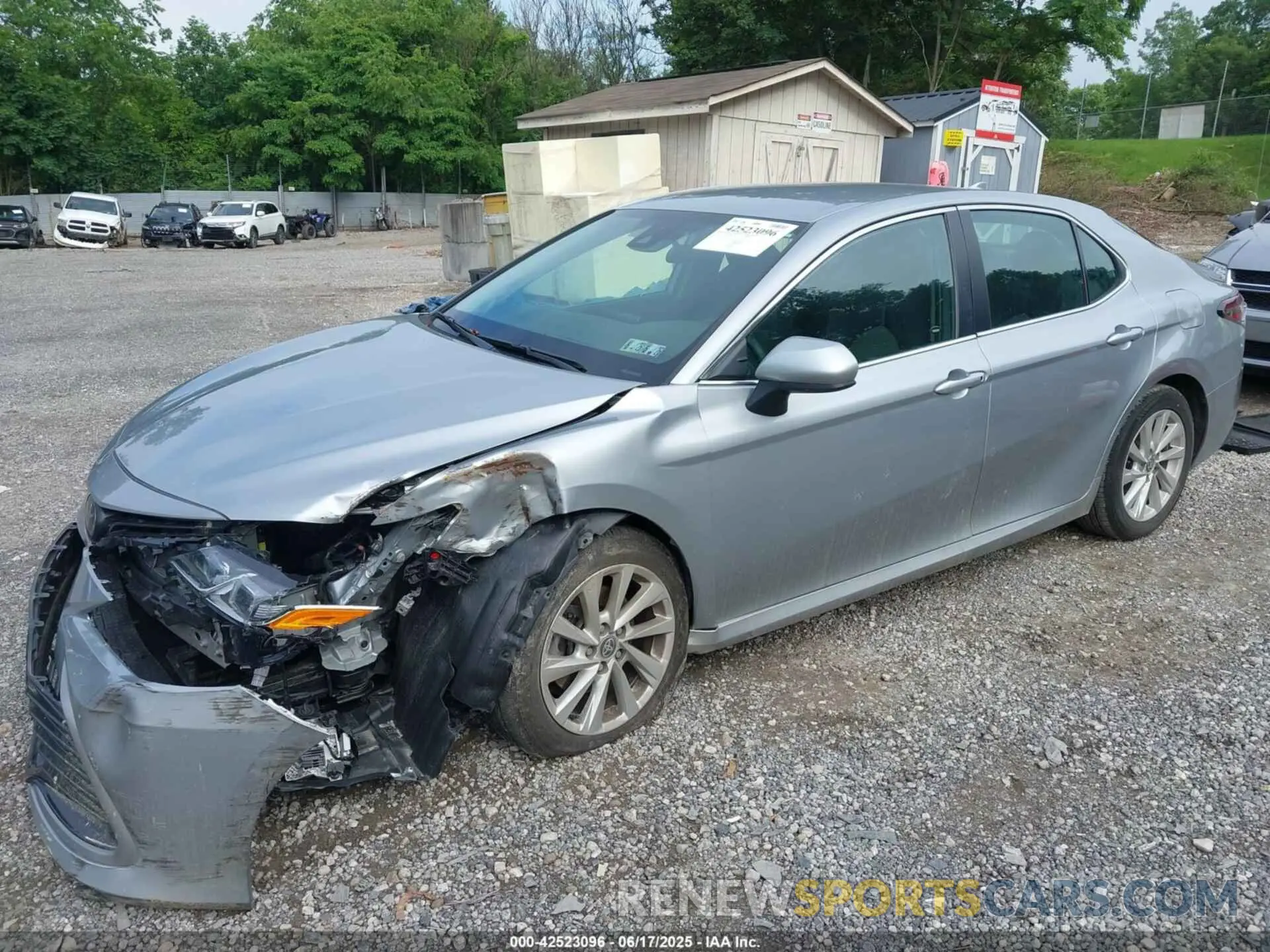 2 fotografías del automóvil dañado 4T1C11AK6PU167719 TOYOTA CAMRY 2023