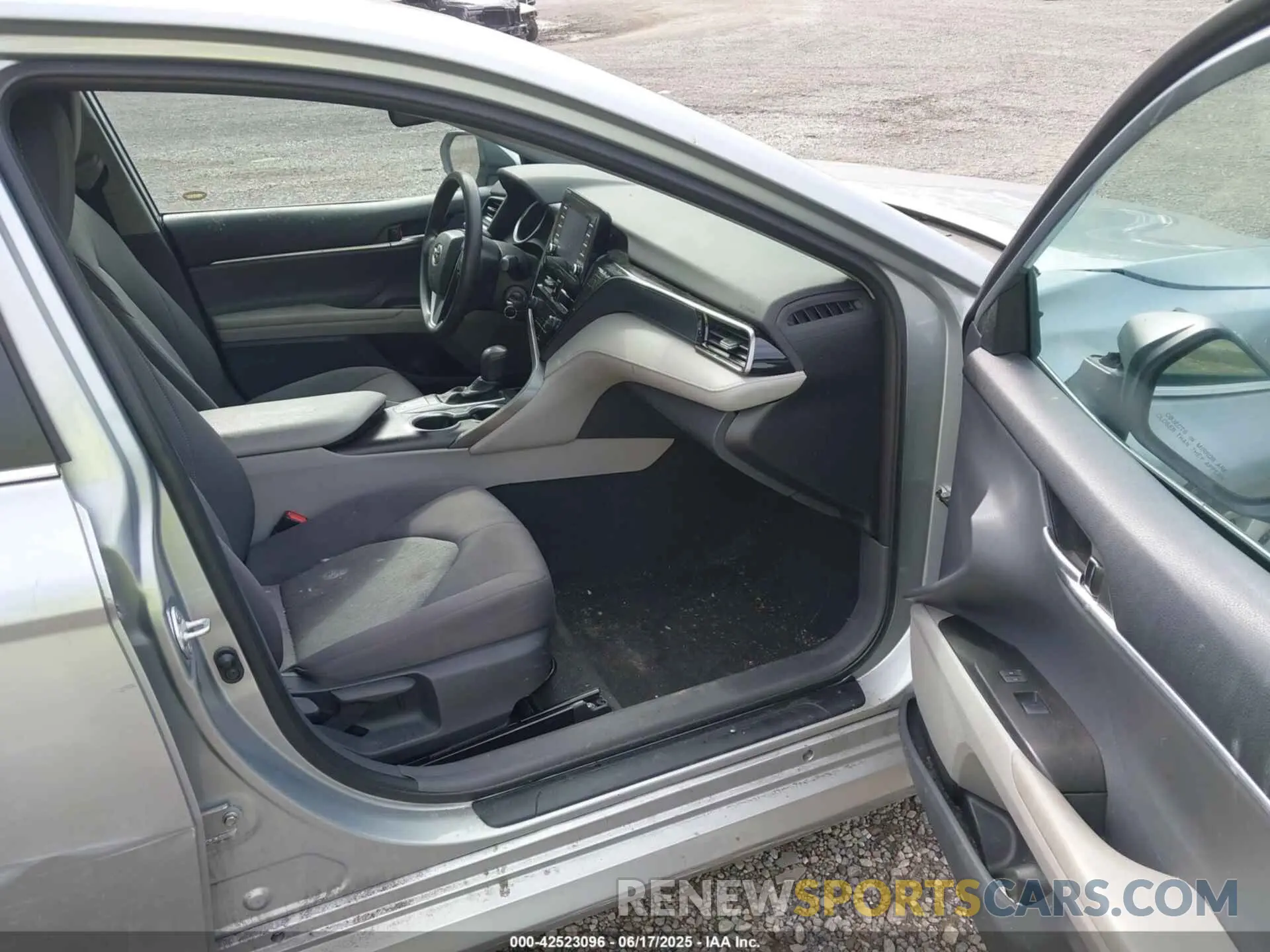 5 fotografías del automóvil dañado 4T1C11AK6PU167719 TOYOTA CAMRY 2023