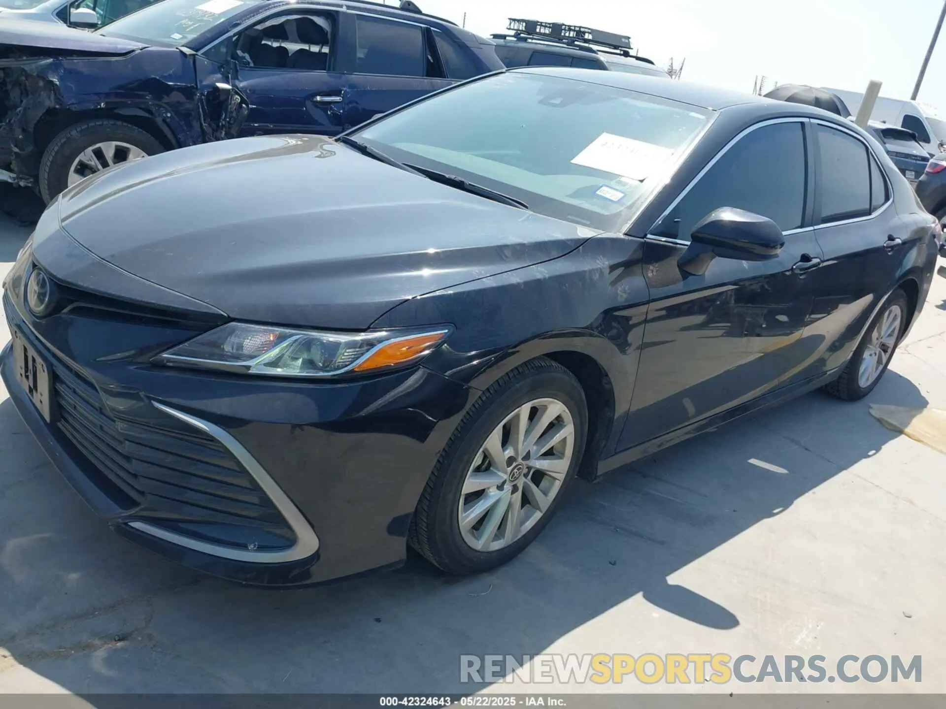 2 fotografías del automóvil dañado 4T1C11AK6PU786160 TOYOTA CAMRY 2023
