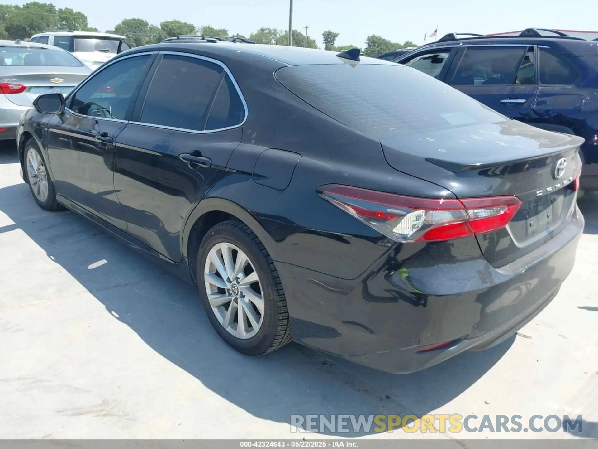 3 fotografías del automóvil dañado 4T1C11AK6PU786160 TOYOTA CAMRY 2023