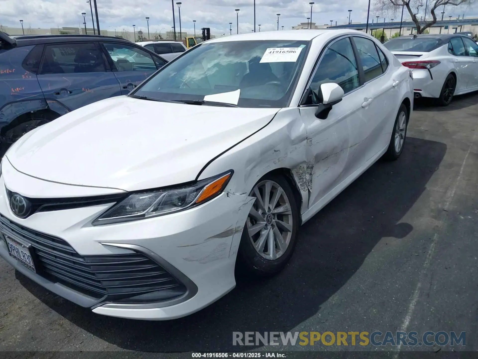 12 fotografías del automóvil dañado 4T1C11AK7PU086728 TOYOTA CAMRY 2023