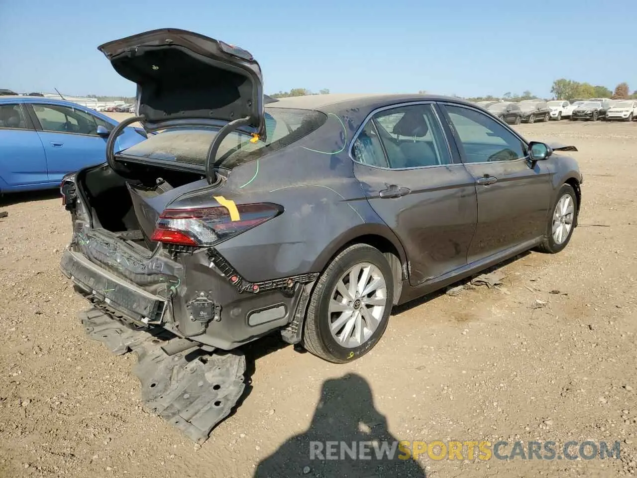 3 fotografías del automóvil dañado 4T1C11AK7PU086759 TOYOTA CAMRY 2023