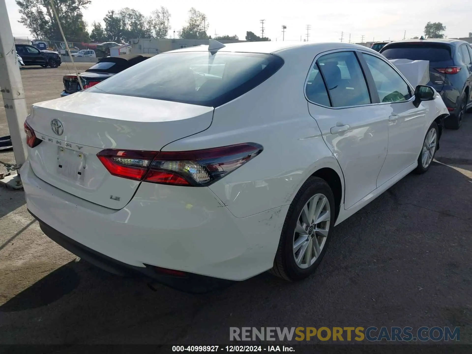 4 fotografías del automóvil dañado 4T1C11AK7PU125088 TOYOTA CAMRY 2023