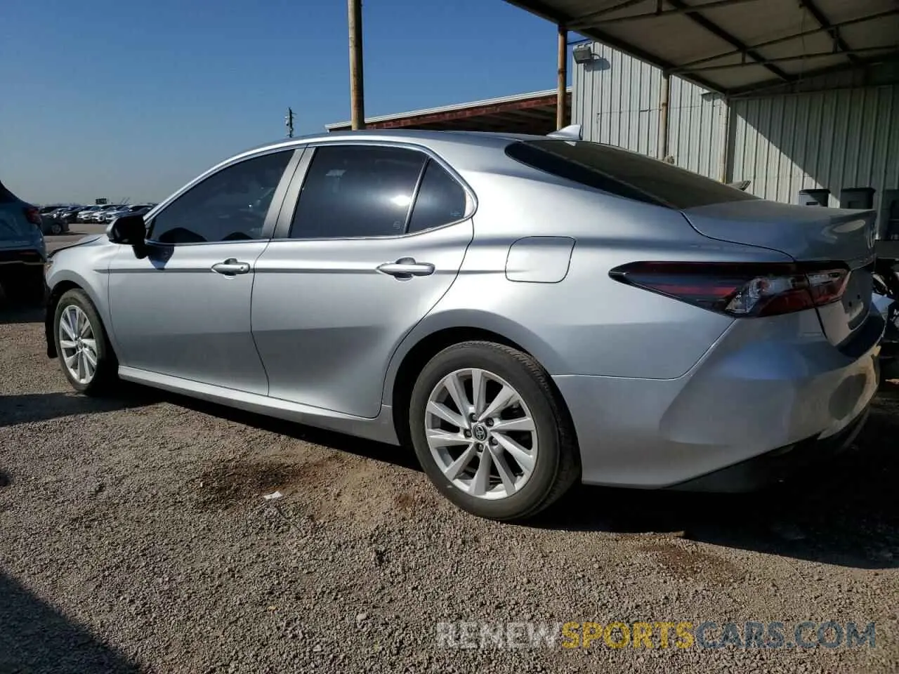 2 fotografías del automóvil dañado 4T1C11AK7PU157720 TOYOTA CAMRY 2023