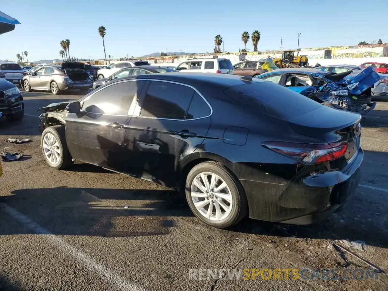 2 fotografías del automóvil dañado 4T1C11AK7PU167552 TOYOTA CAMRY 2023