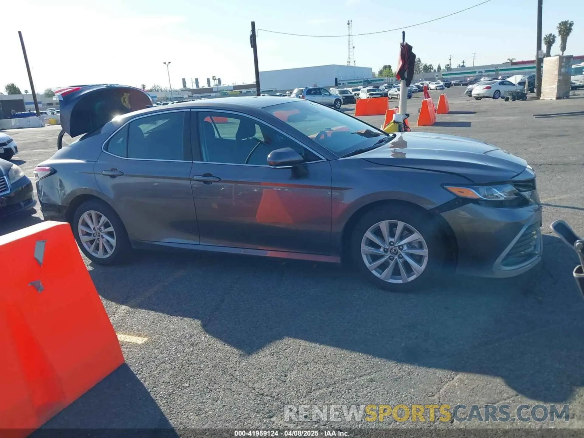 13 fotografías del automóvil dañado 4T1C11AK7PU749988 TOYOTA CAMRY 2023