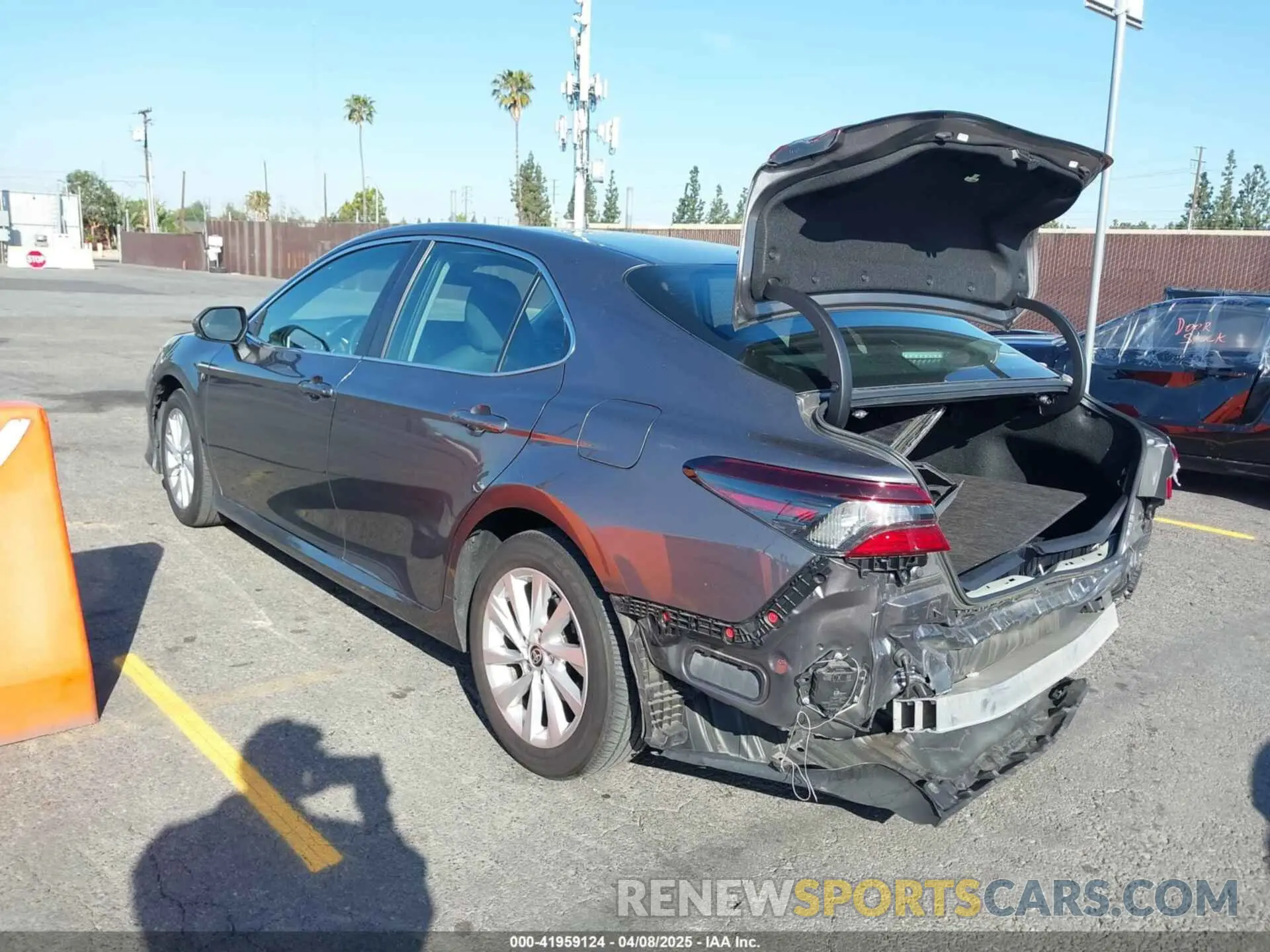 3 fotografías del automóvil dañado 4T1C11AK7PU749988 TOYOTA CAMRY 2023