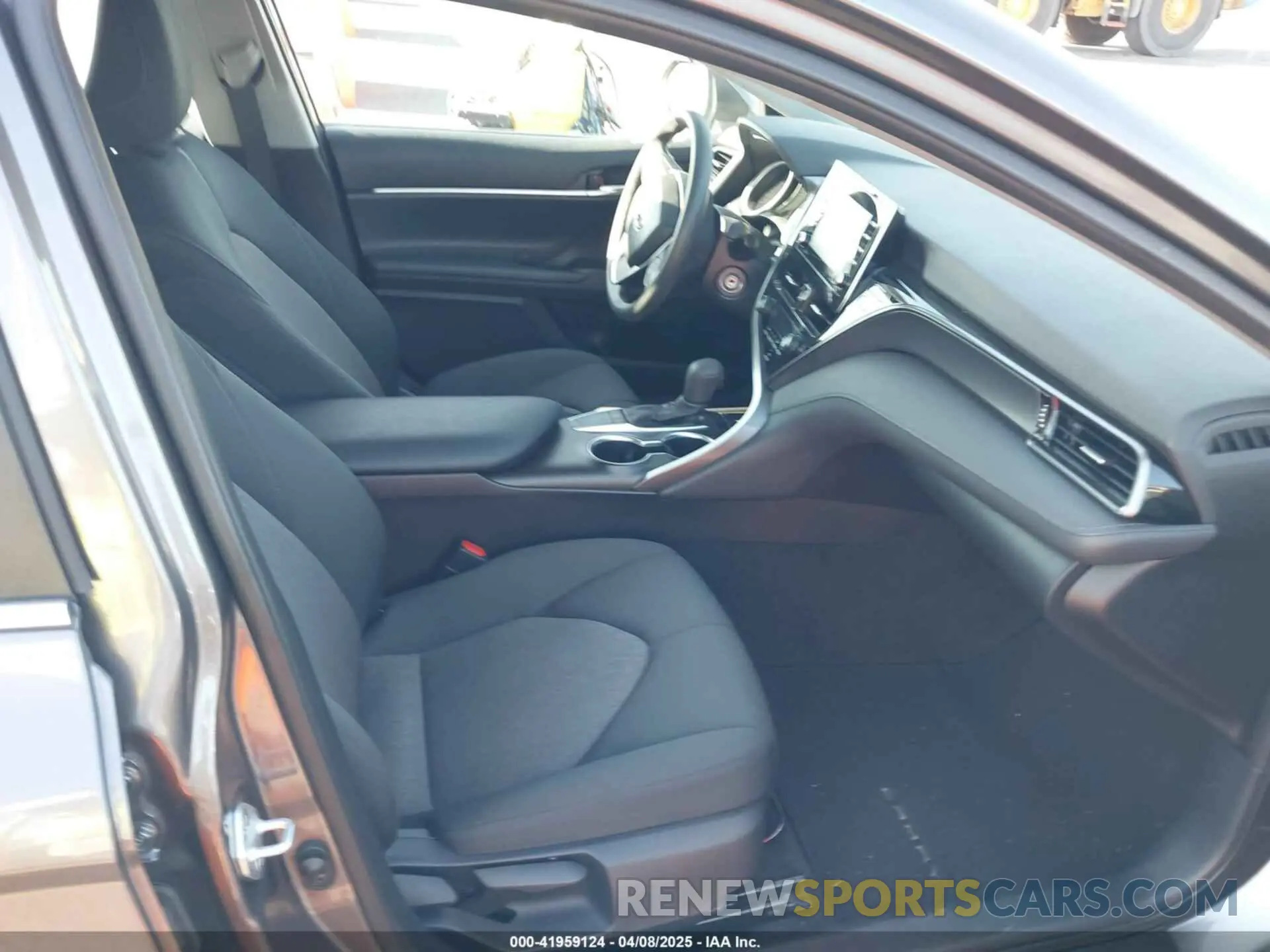 5 fotografías del automóvil dañado 4T1C11AK7PU749988 TOYOTA CAMRY 2023
