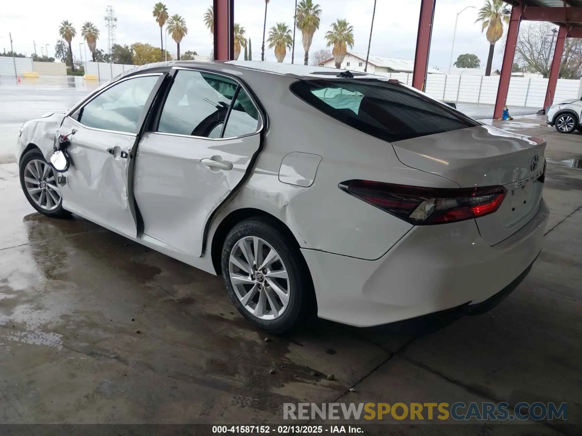 3 fotografías del automóvil dañado 4T1C11AK7PU750042 TOYOTA CAMRY 2023