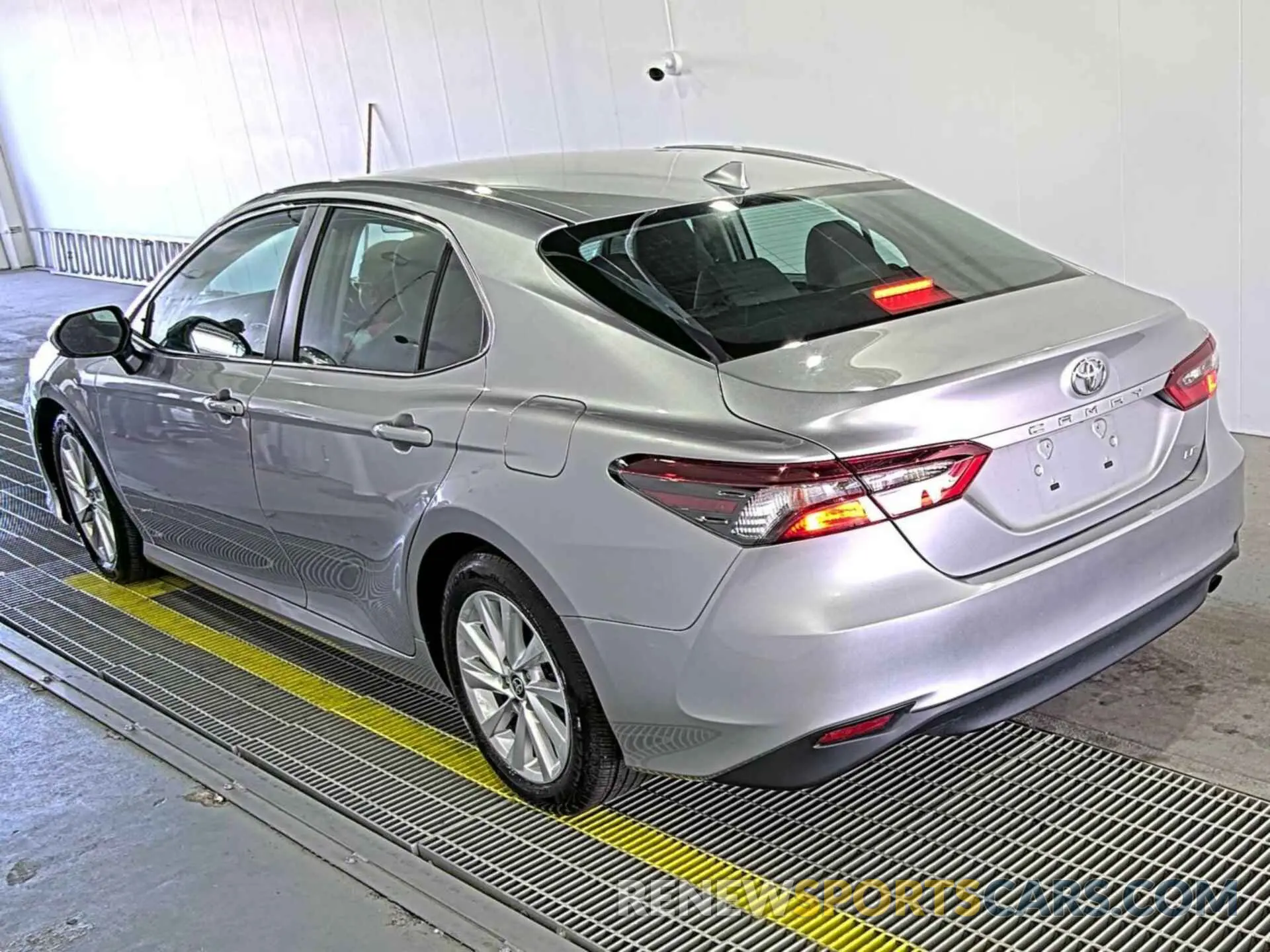20 fotografías del automóvil dañado 4T1C11AK7PU768721 TOYOTA CAMRY 2023