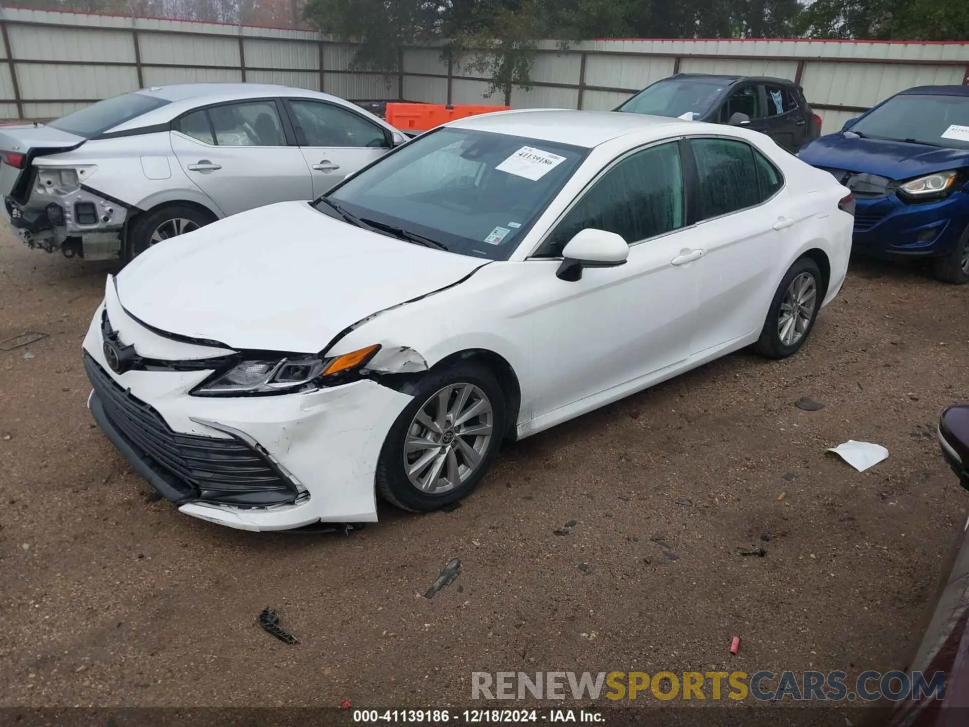 2 fotografías del automóvil dañado 4T1C11AK7PU822163 TOYOTA CAMRY 2023