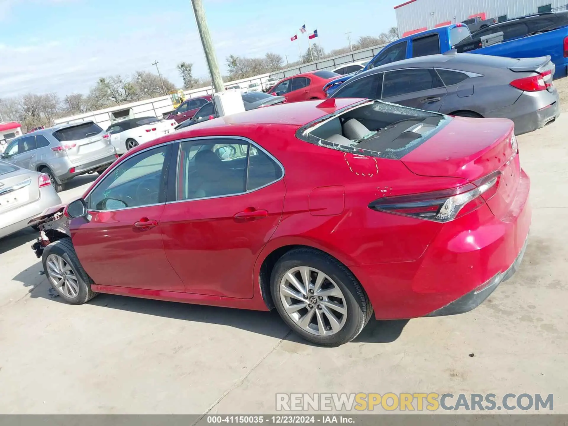 15 fotografías del automóvil dañado 4T1C11AK8PU130297 TOYOTA CAMRY 2023