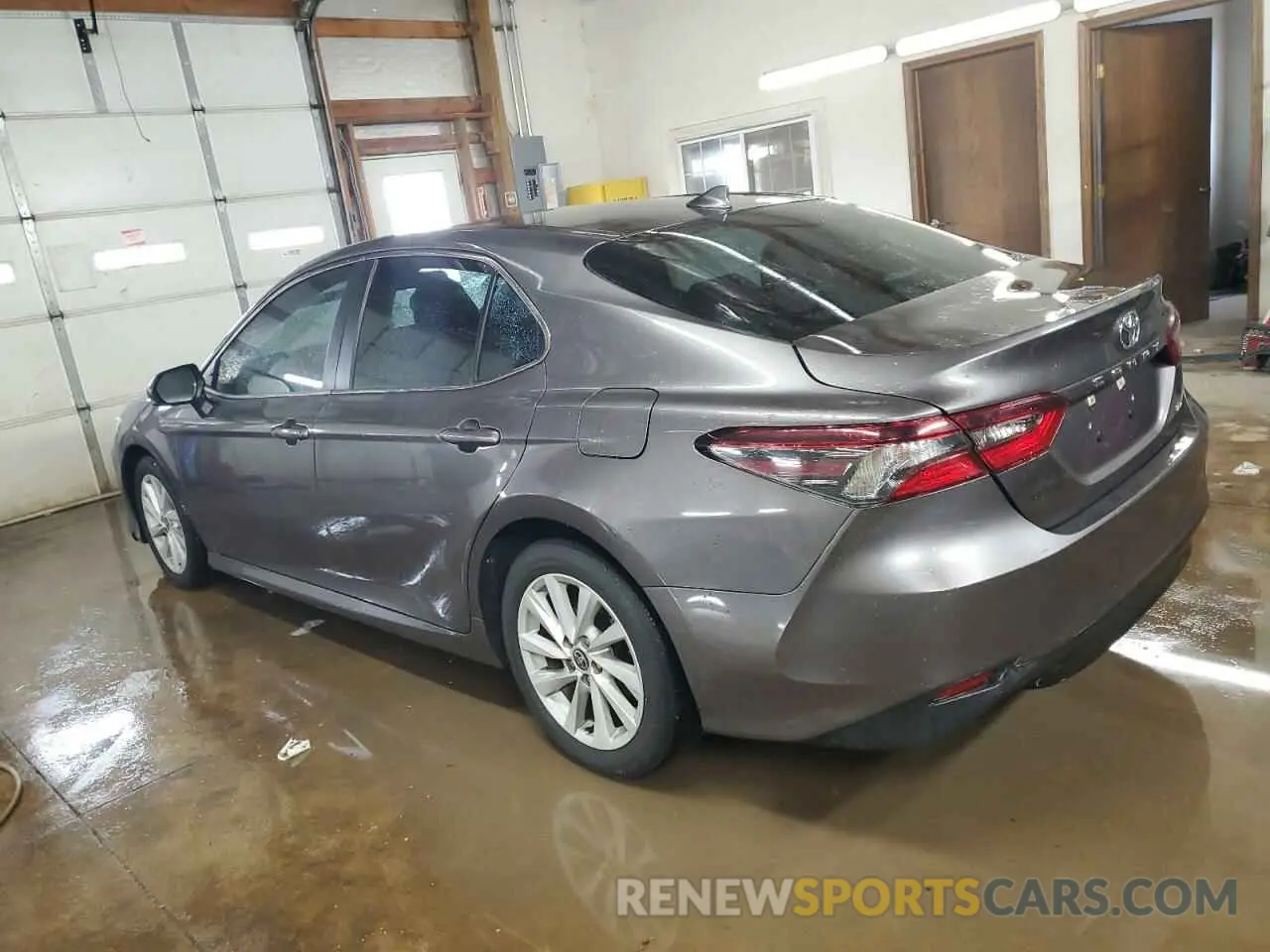 2 fotografías del automóvil dañado 4T1C11AK8PU728759 TOYOTA CAMRY 2023