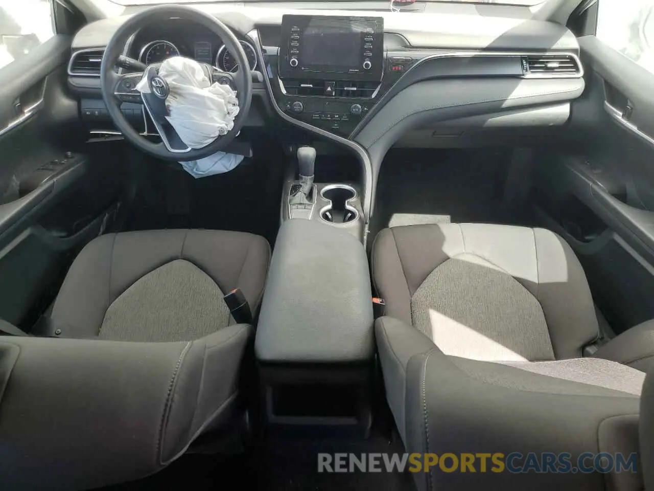 8 fotografías del automóvil dañado 4T1C11AK9PU181808 TOYOTA CAMRY 2023