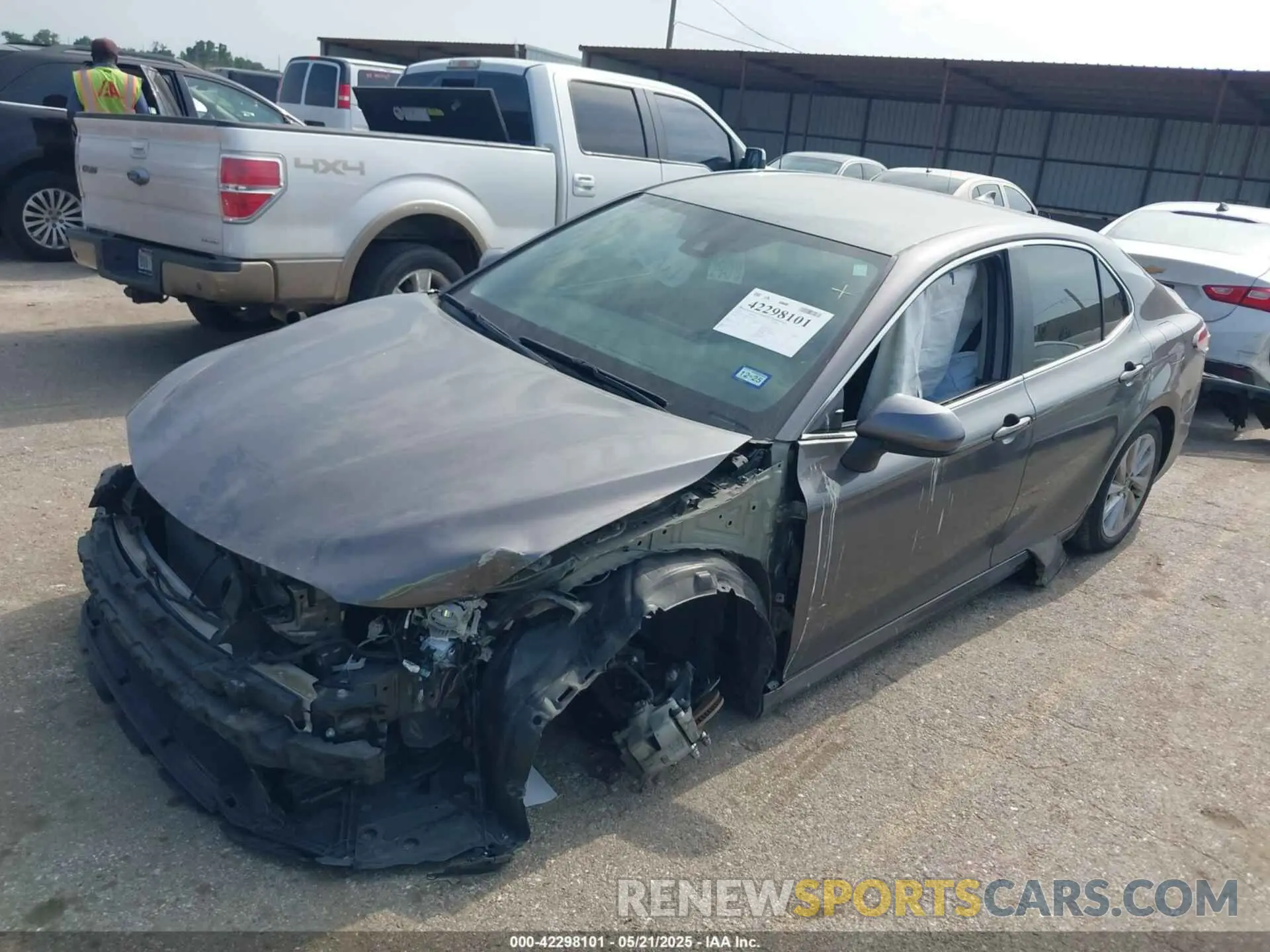 2 fotografías del automóvil dañado 4T1C11AK9PU762189 TOYOTA CAMRY 2023