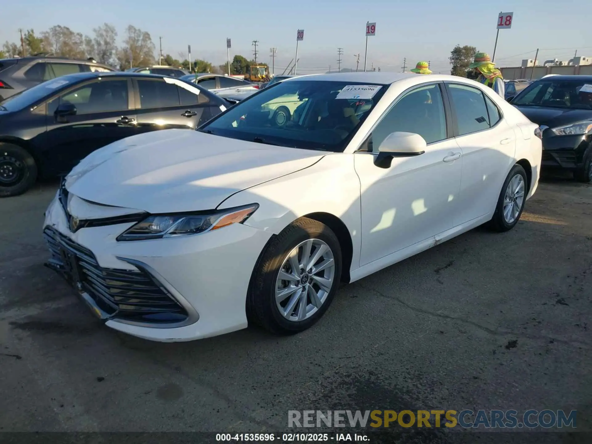2 fotografías del automóvil dañado 4T1C11AK9PU815103 TOYOTA CAMRY 2023